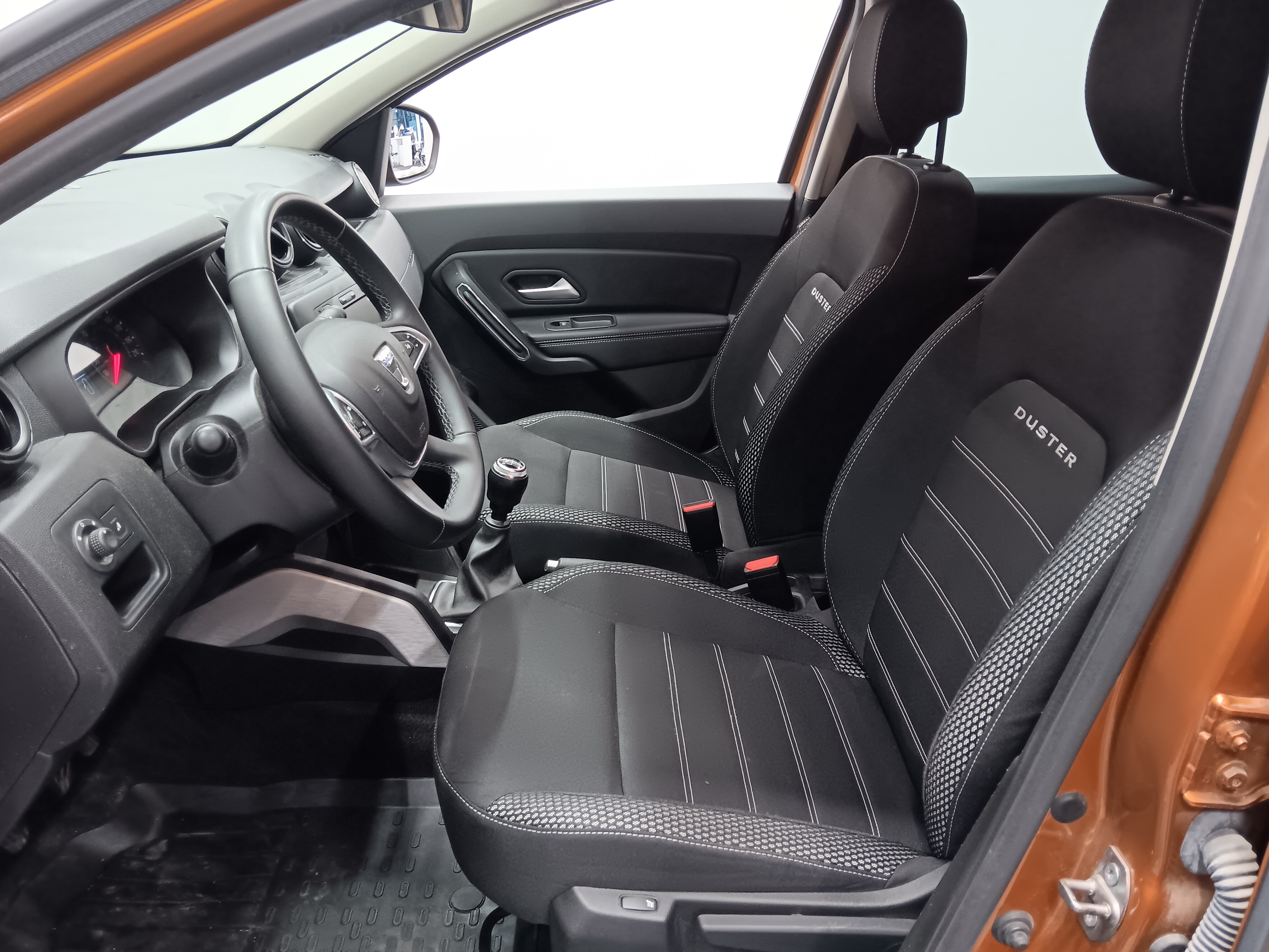 Dacia DUSTER TCE 150 4X4 PRESTIGE TAKUU 12KK/20TKM