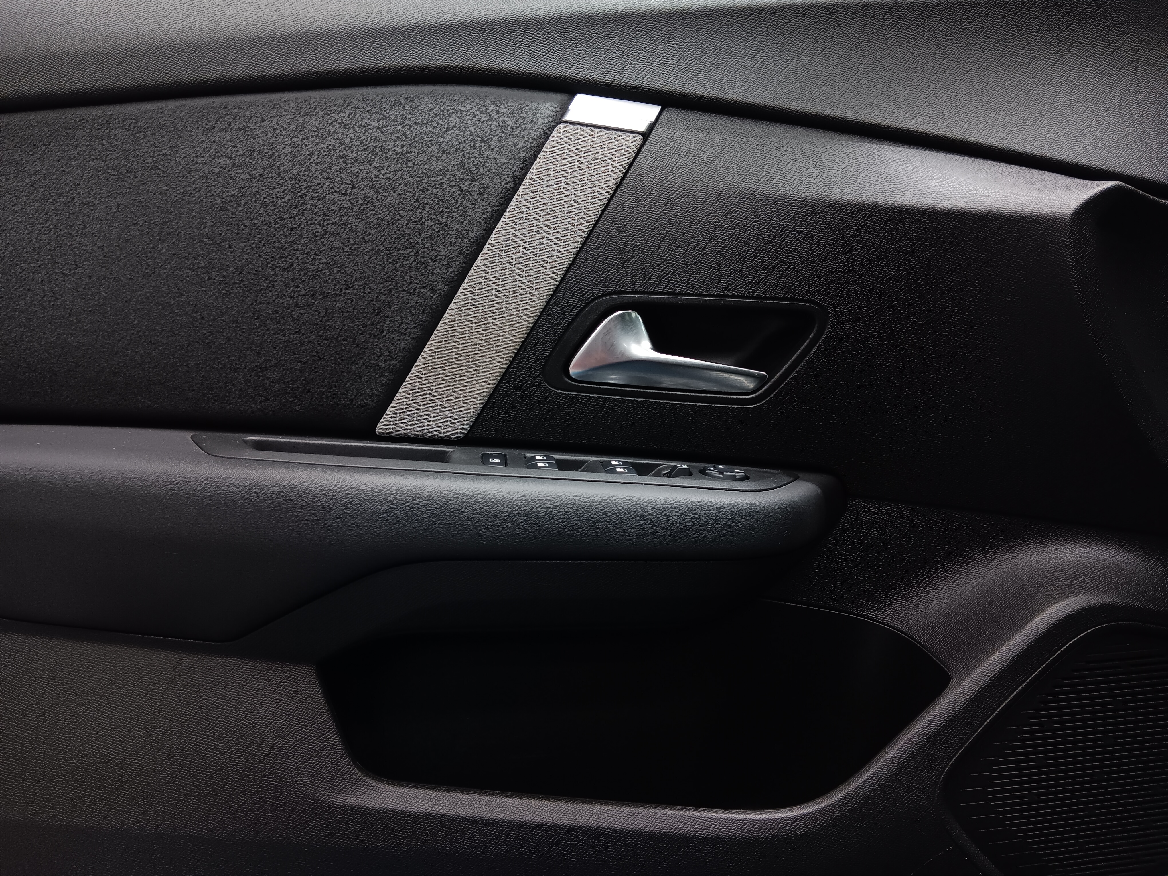 Citroen C4 PURETECH 130 SHINE EAT8 AUTOMAATTI