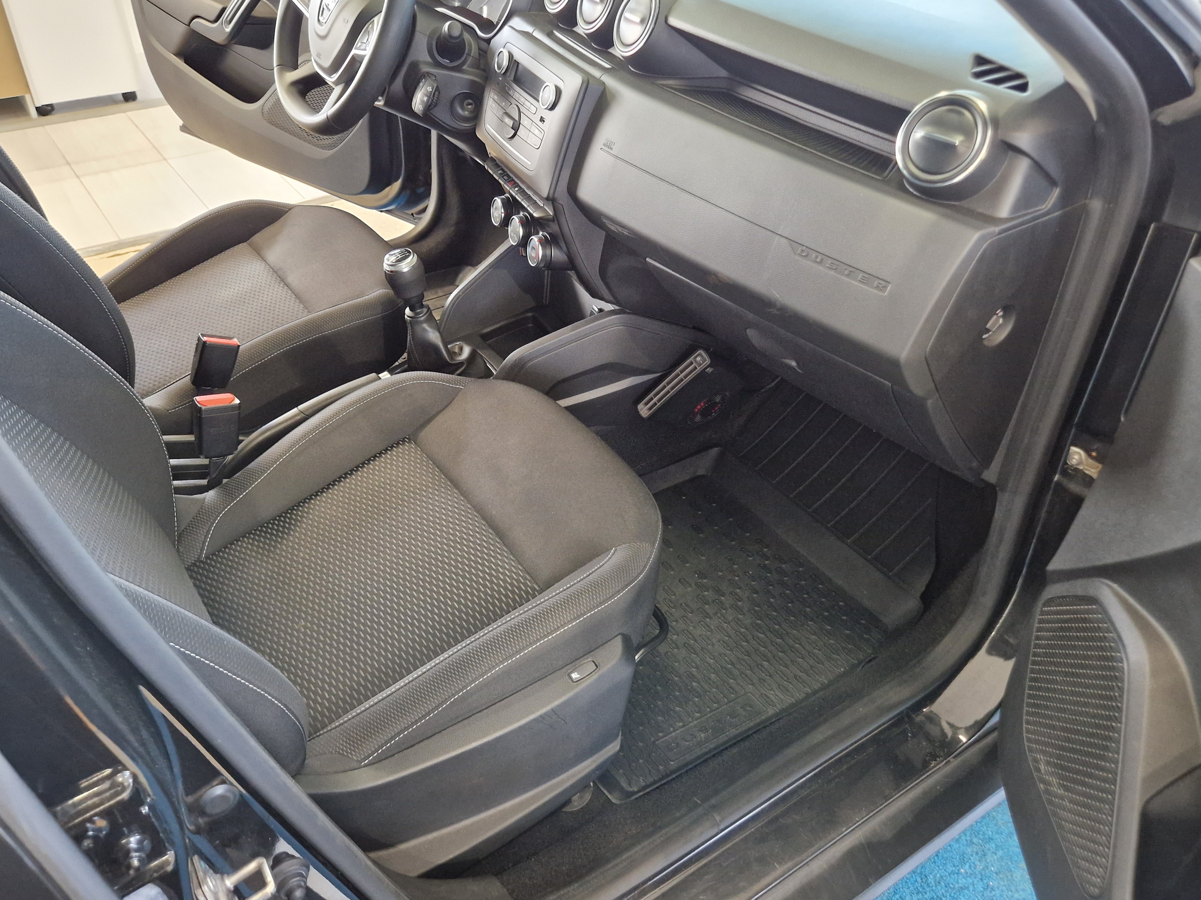 Dacia DUSTER TCE 130 4X2 COMFORT TAKUU 12KK/20TKM