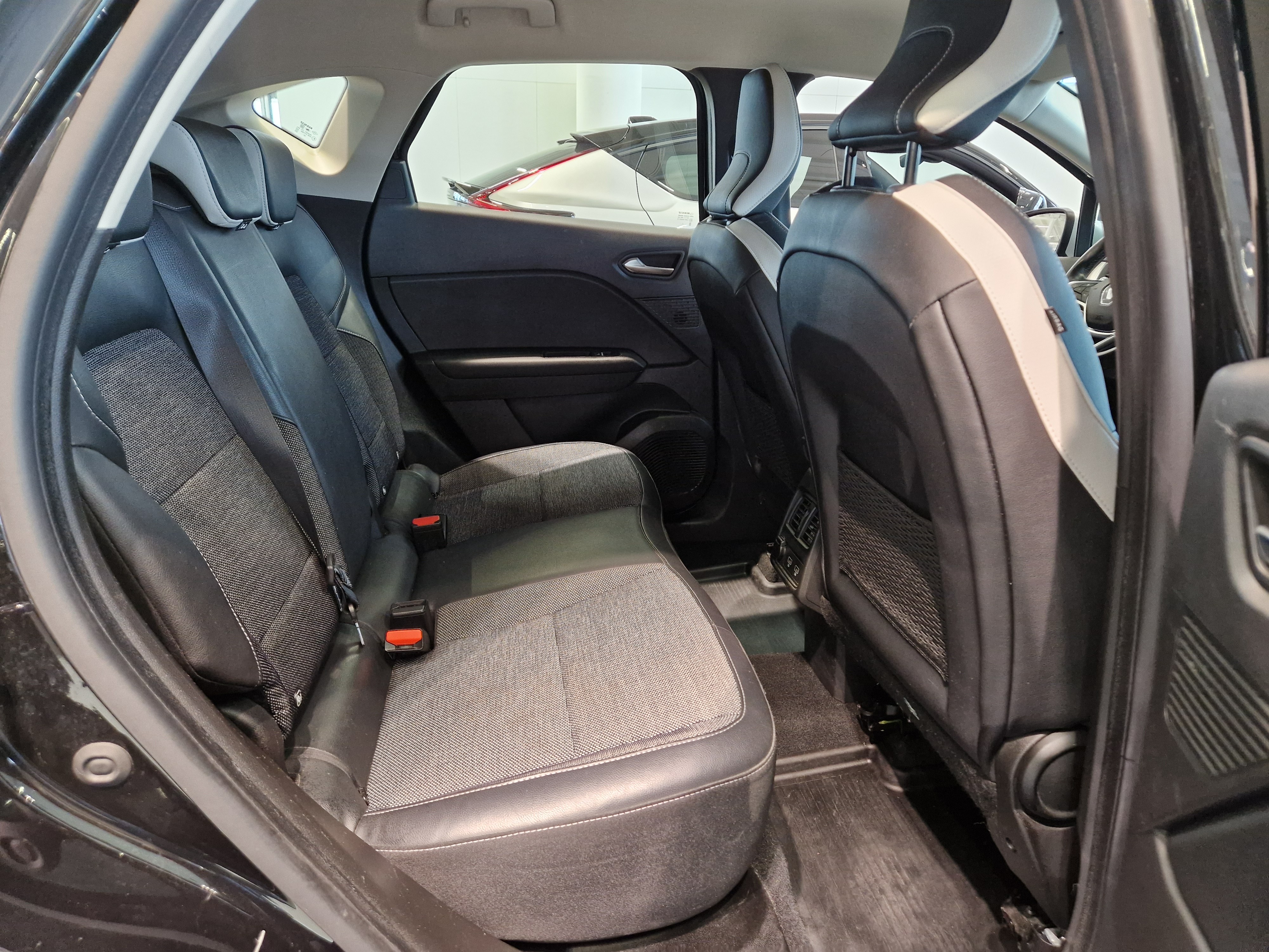Renault CAPTUR E-TECH PLUG-IN HYBRID INTENS