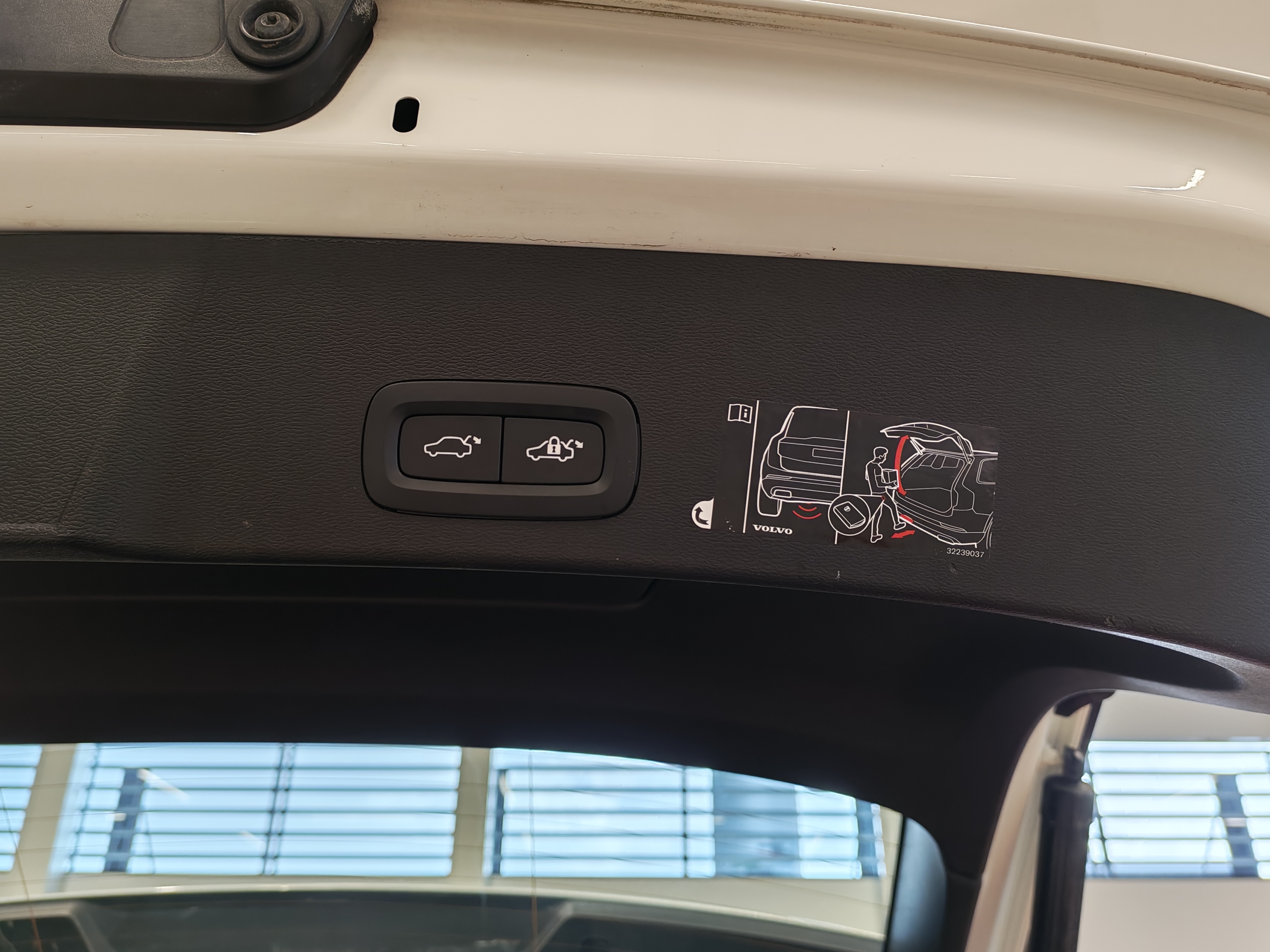 Volvo XC40 B4 MHEV BUSINESS EDITION AUT TAKUU 24KK/40TKM