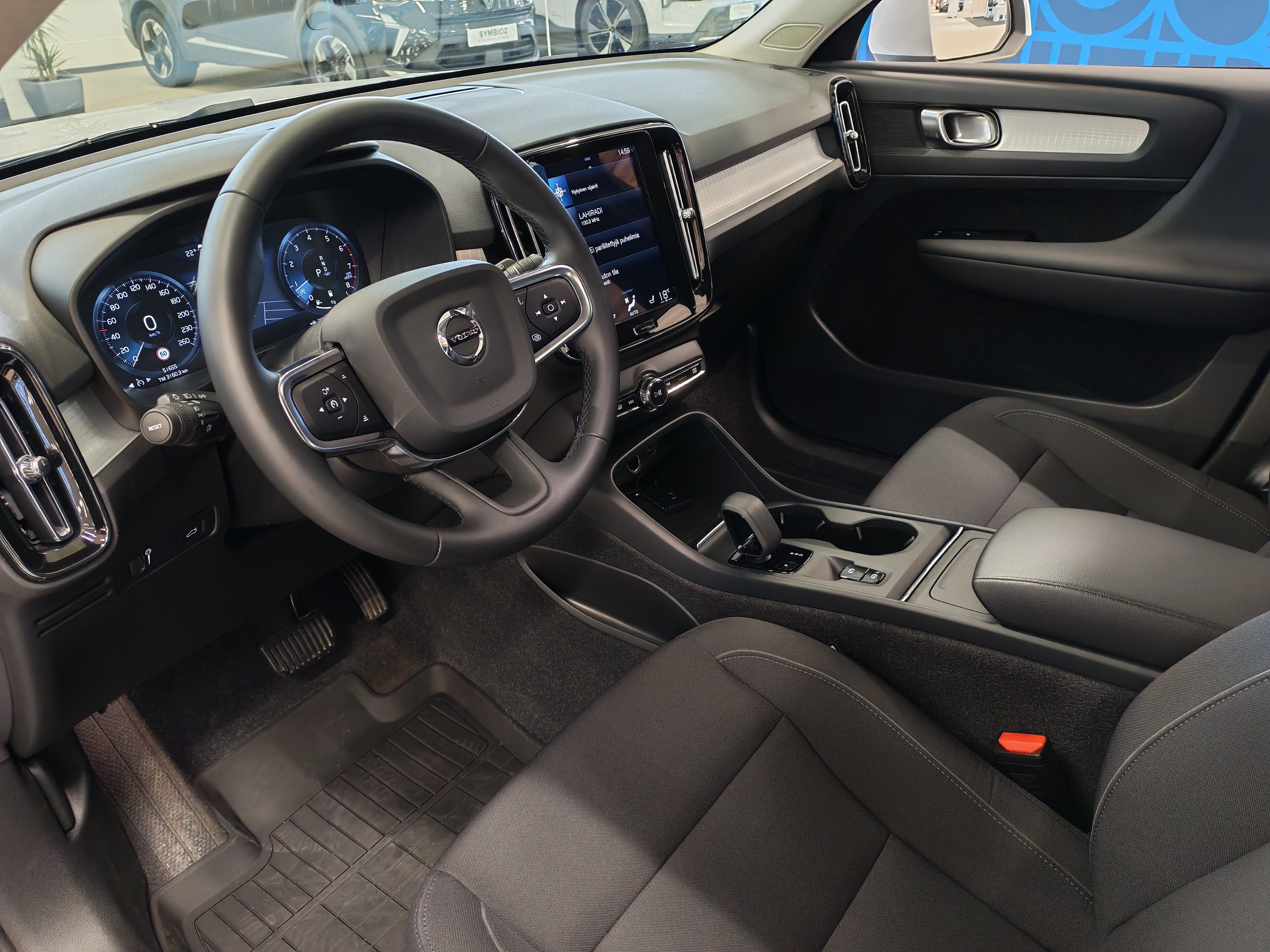Volvo XC40 2022, kuva 4/18