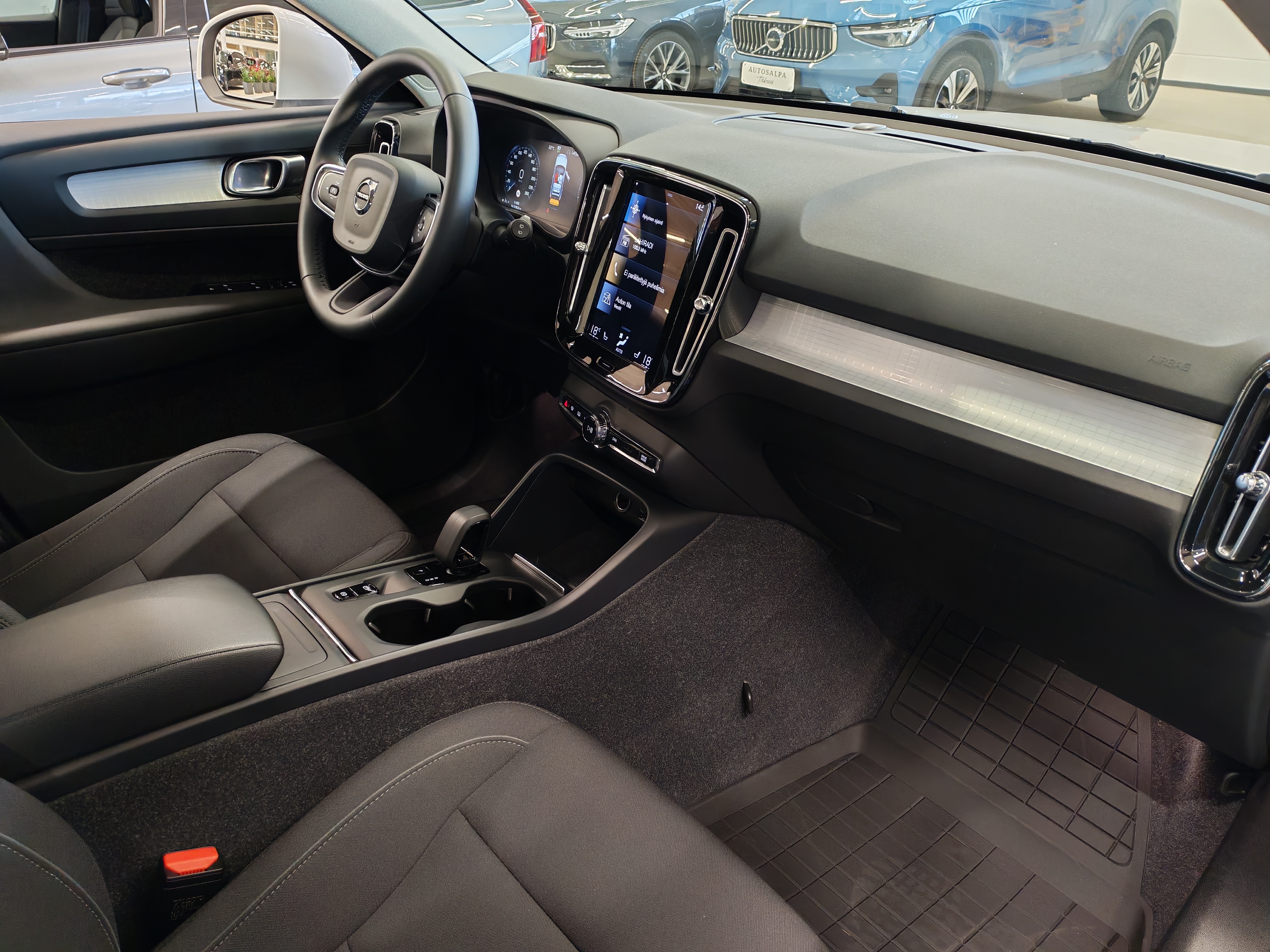 Volvo XC40 B4 MHEV BUSINESS EDITION AUT TAKUU 24KK/40TKM