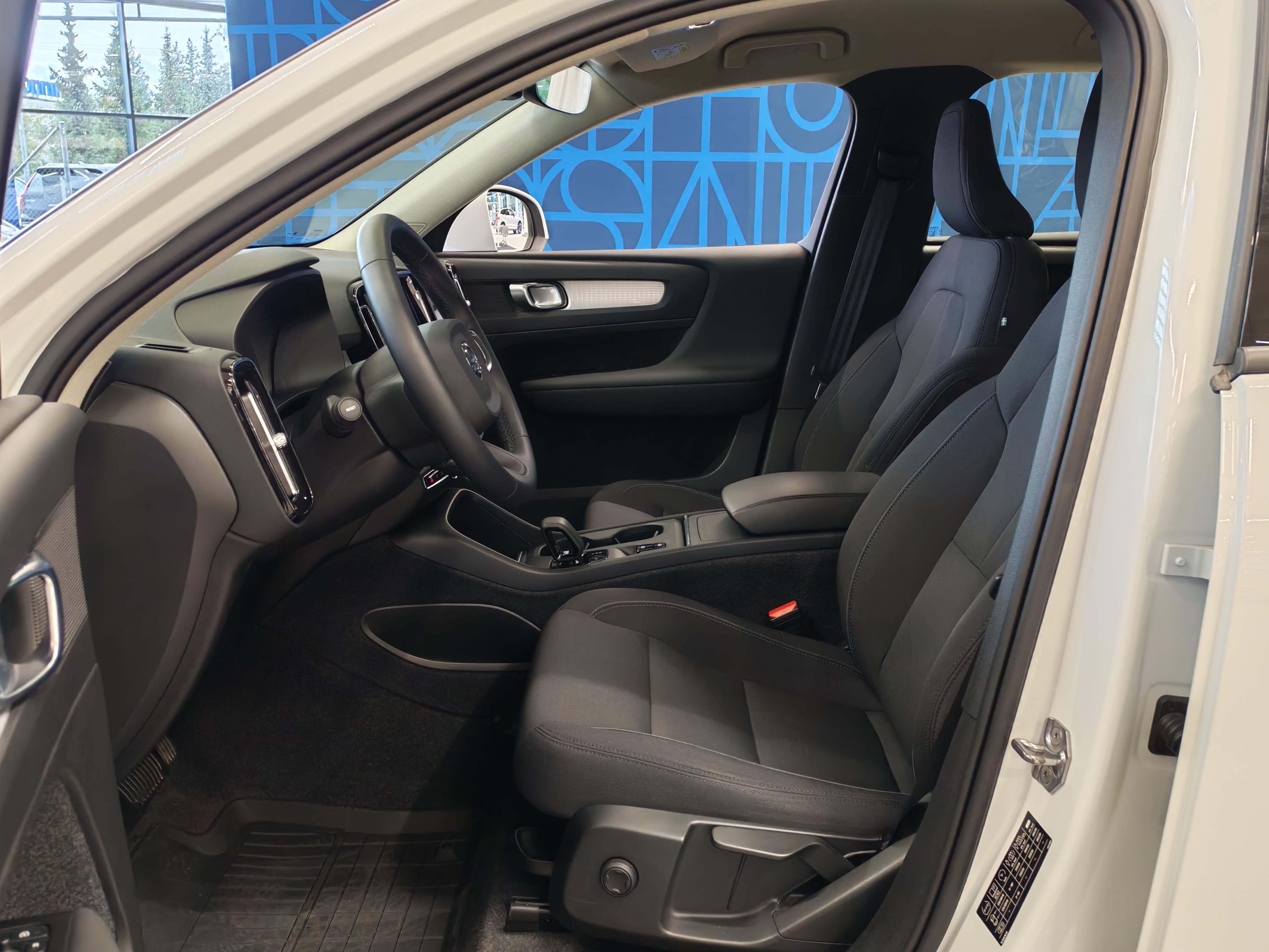 Volvo XC40 B4 MHEV BUSINESS EDITION AUT TAKUU 24KK/40TKM