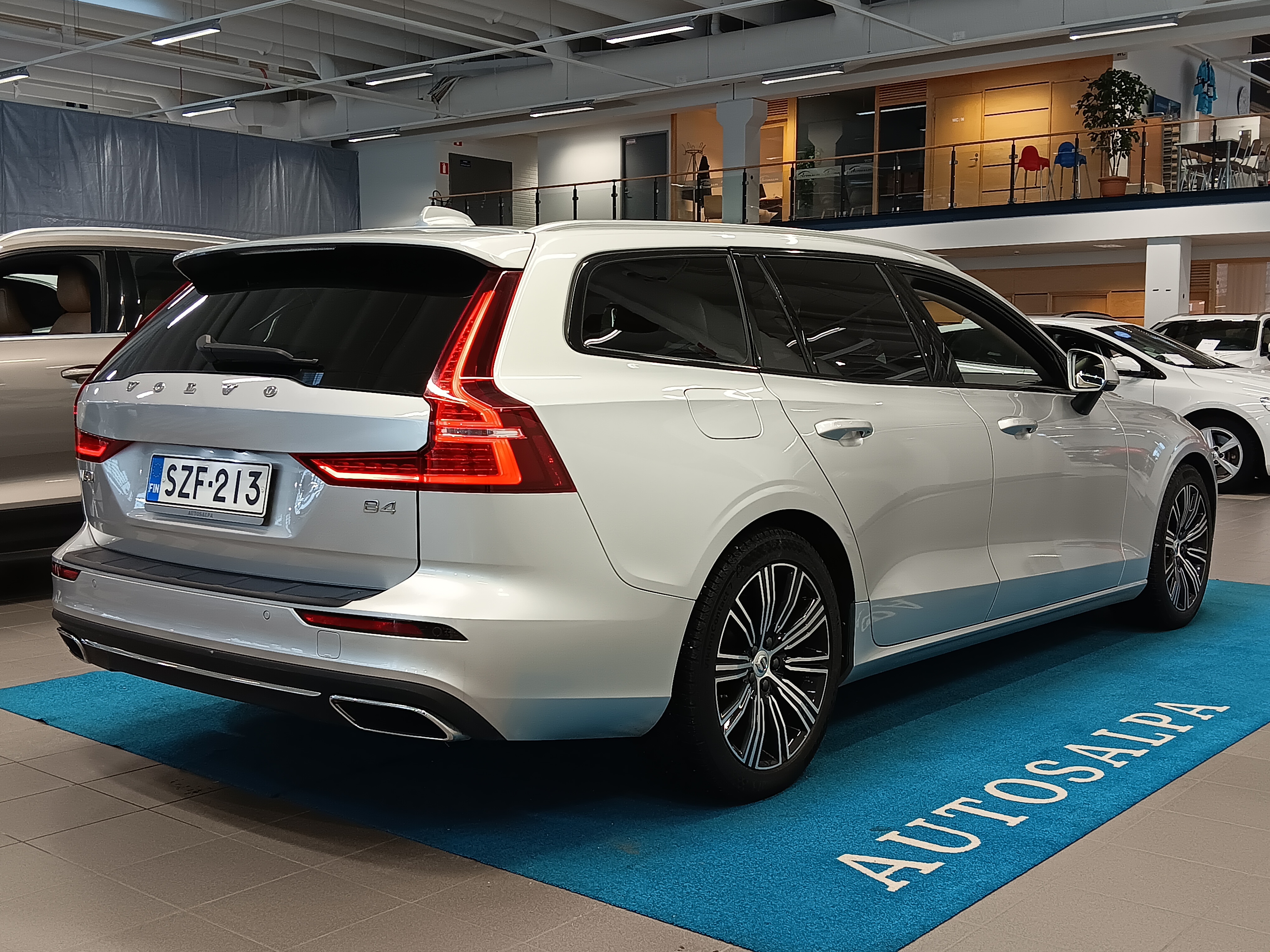 Volvo V60 B4 D-MHEV INSCRIPTION EDITION AUT.