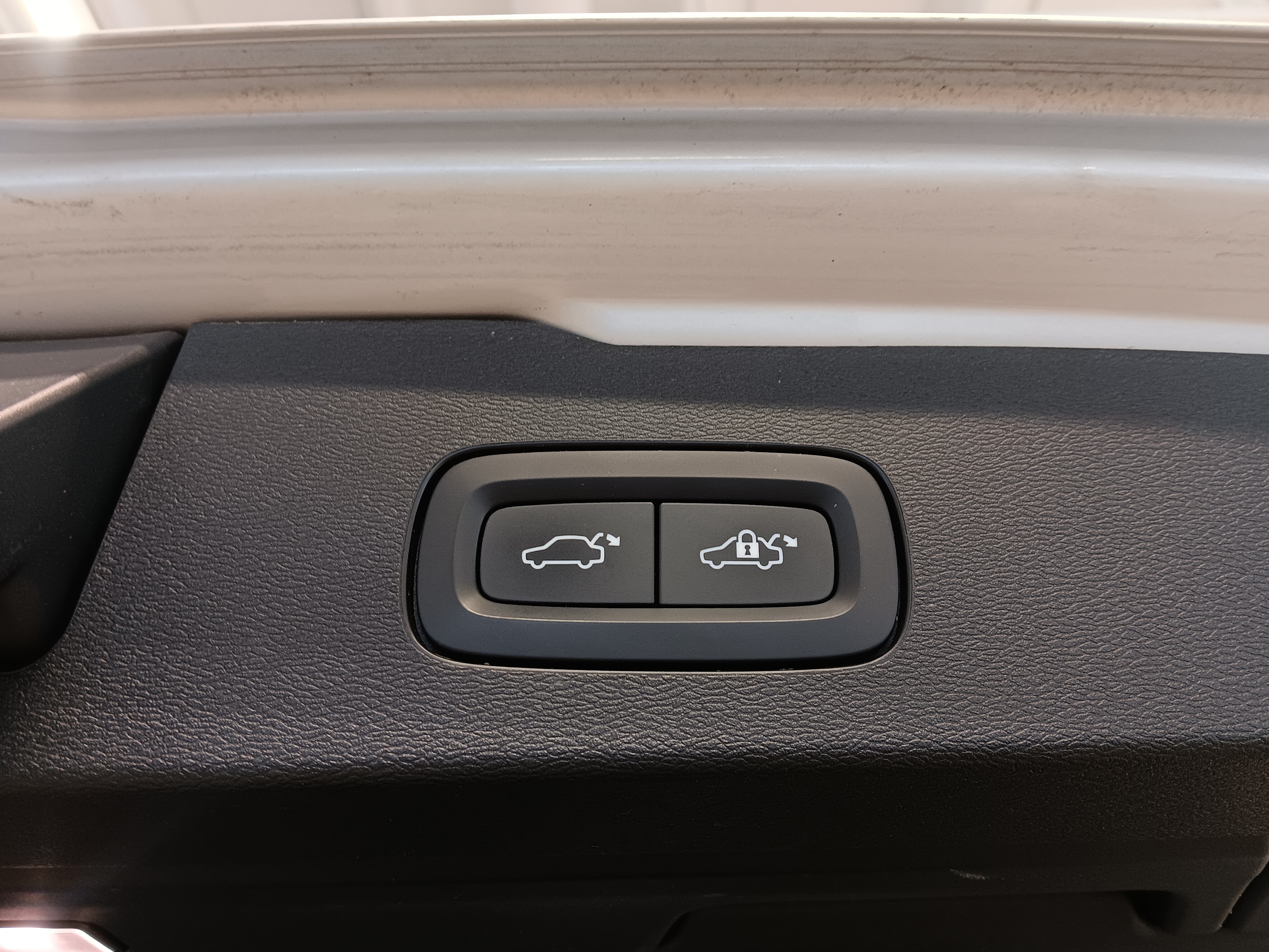 Volvo V60 B4 D-MHEV INSCRIPTION EDITION AUT.