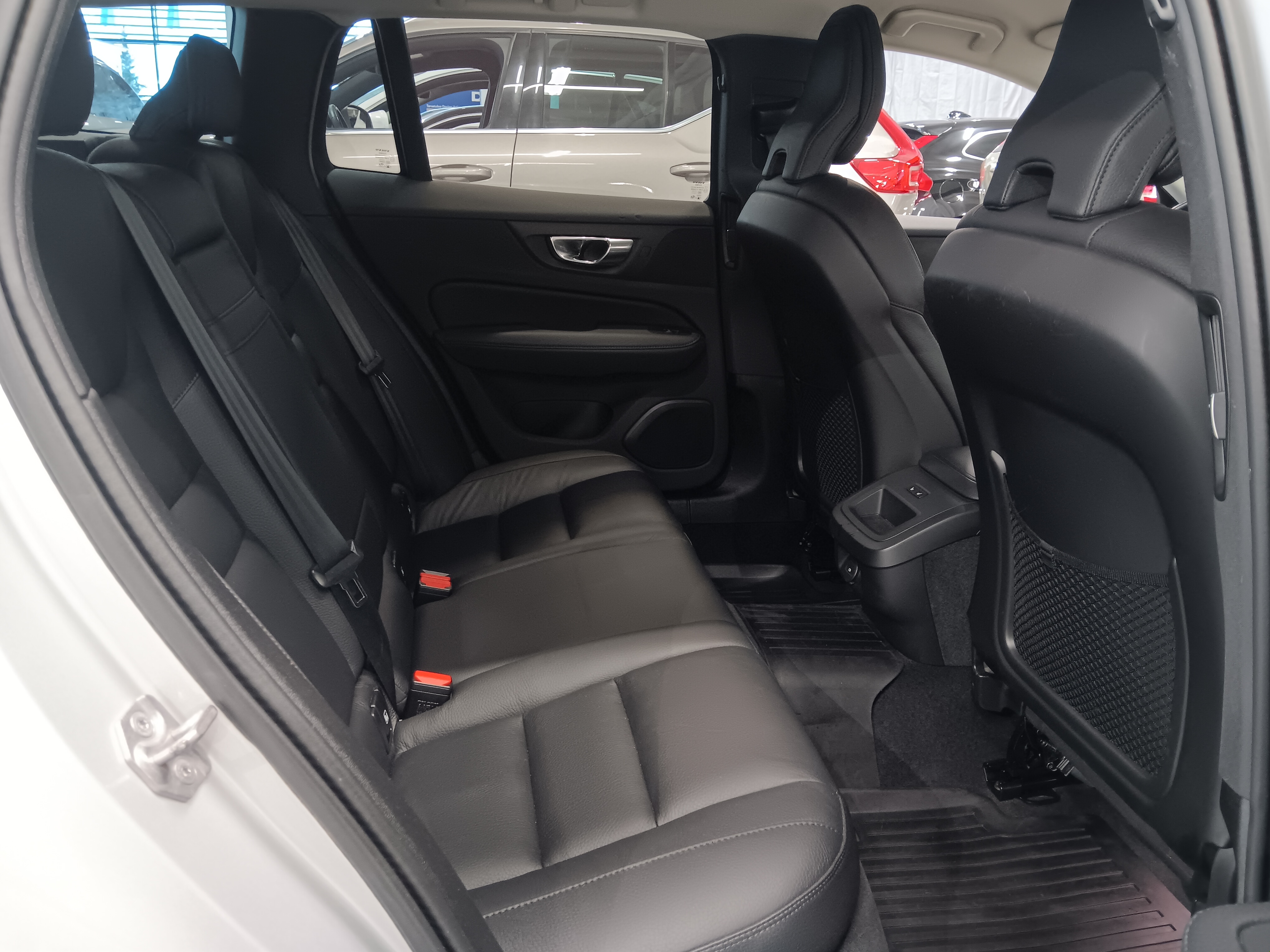 Volvo V60 B4 D-MHEV INSCRIPTION EDITION AUT.