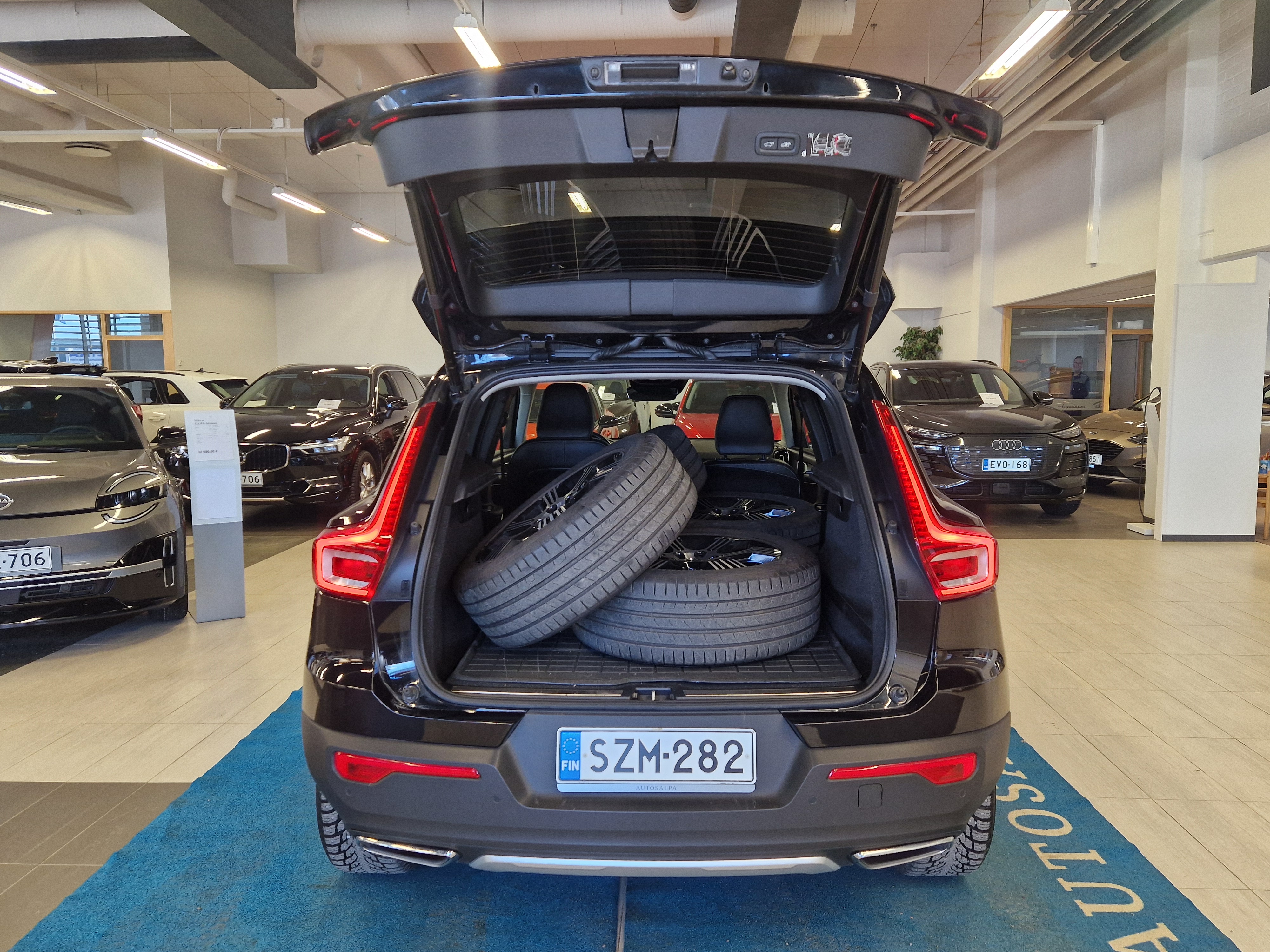 Volvo XC40 T4 AWD INSCRIPTION AUT TAKUU 24KK/40TKM