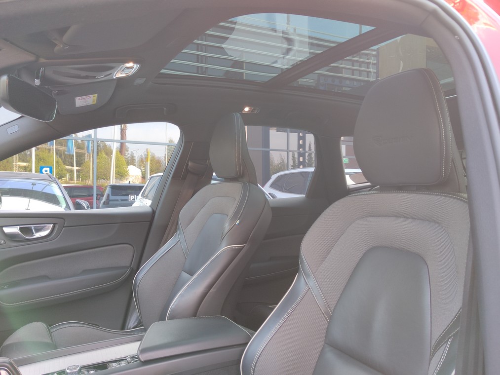 Volvo XC60 T8 TWE AWD R-DESIGN AUT TAKUU 12KK/20TKM