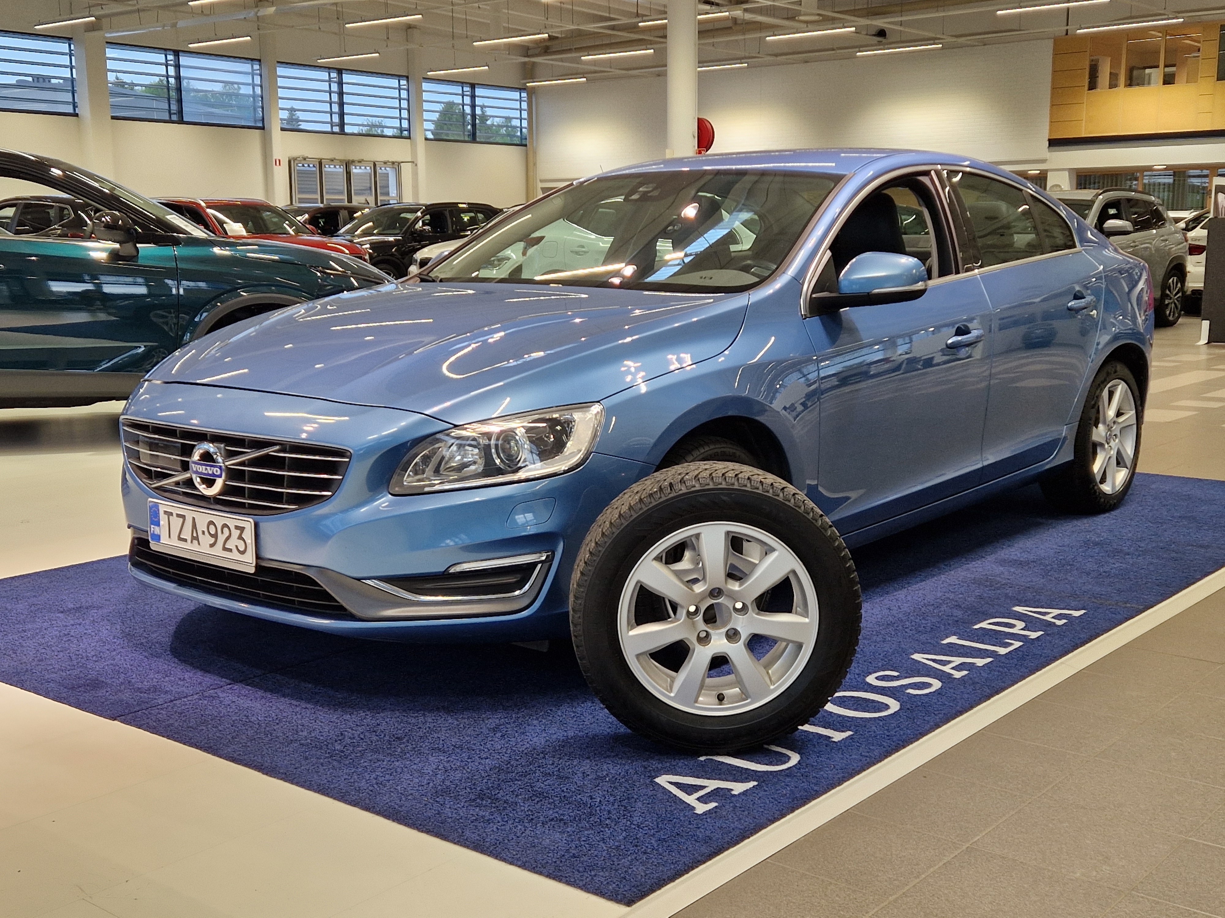 Volvo S60 T3 Summum aut 2014, kuva 2/17