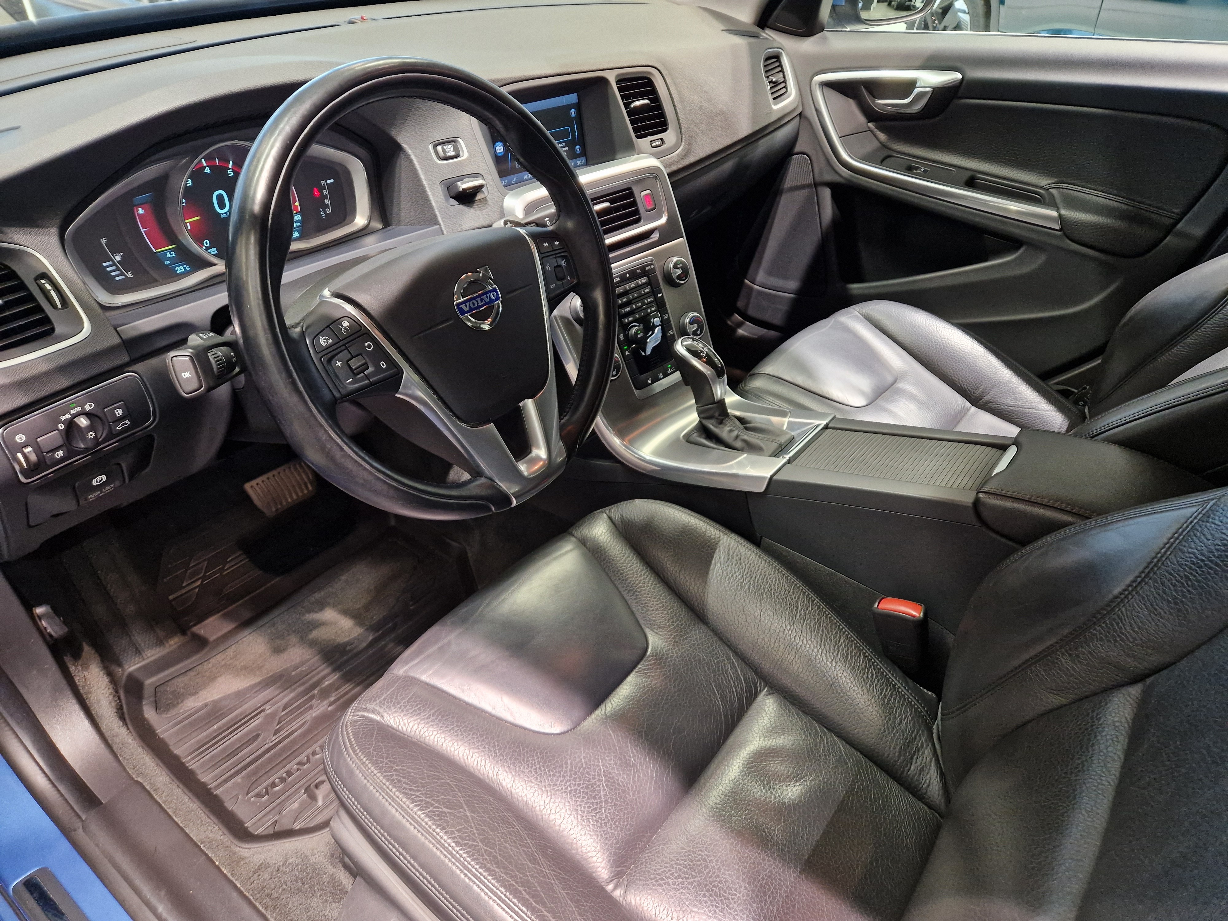 Volvo S60 T3 Summum aut 2014, kuva 4/17