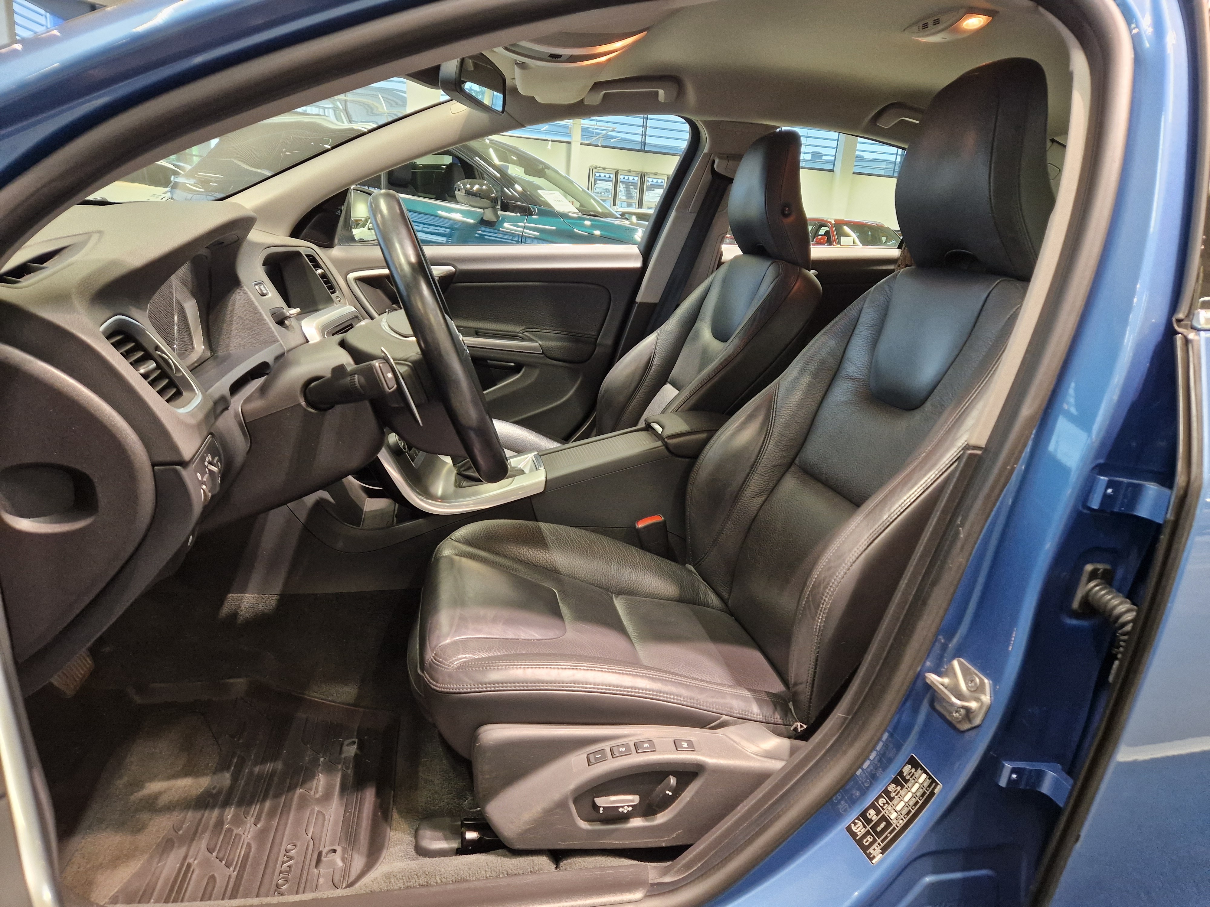 Volvo S60 T3 SUMMUM AUT