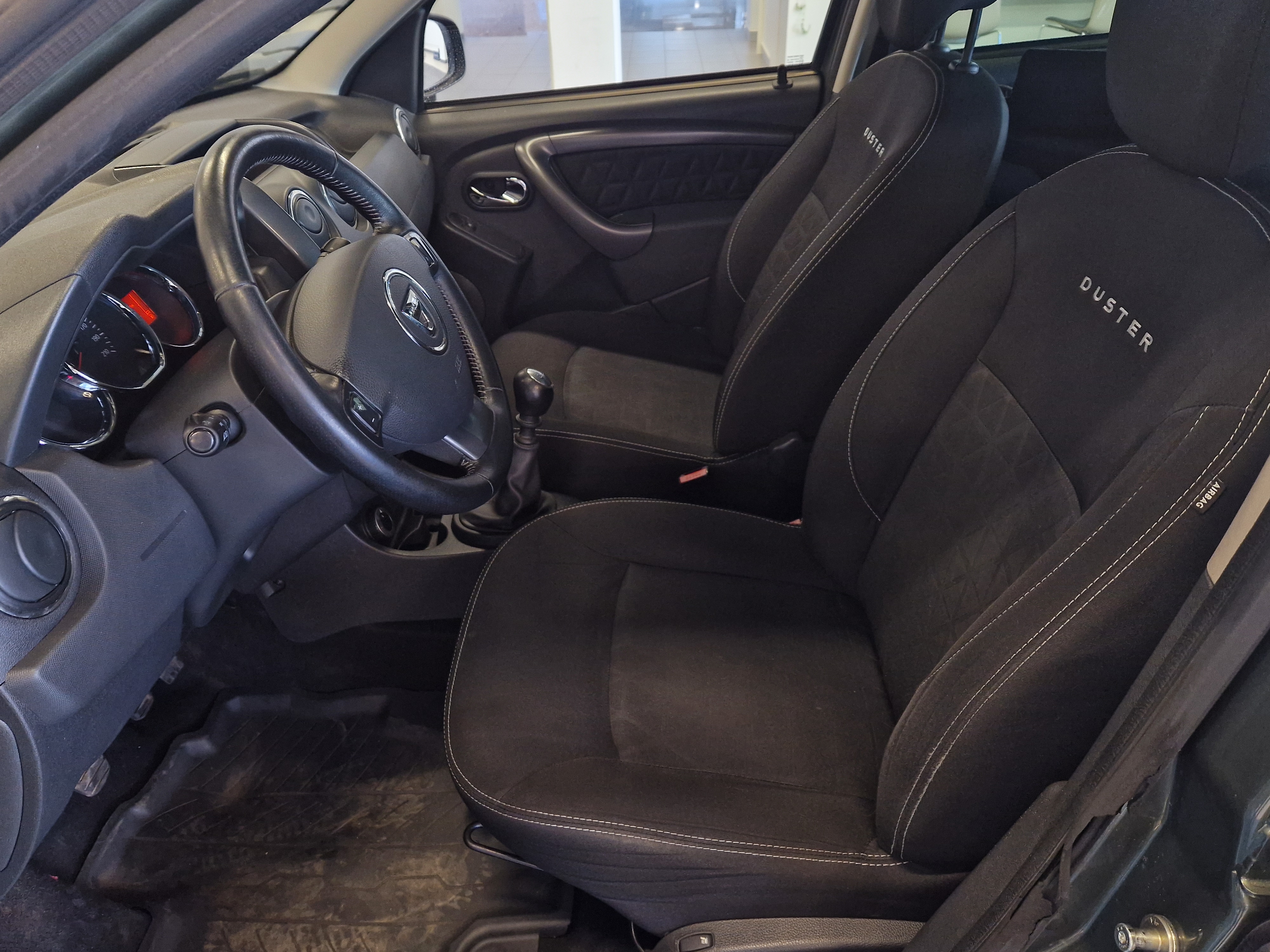 Dacia DUSTER DCI 110 4X4 LAUREATE