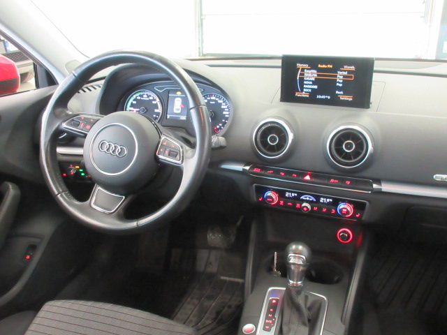 Audi A3 SPORTBACK BUSINESS SPORT 1,4 TFSI E-TRON S TRONIC