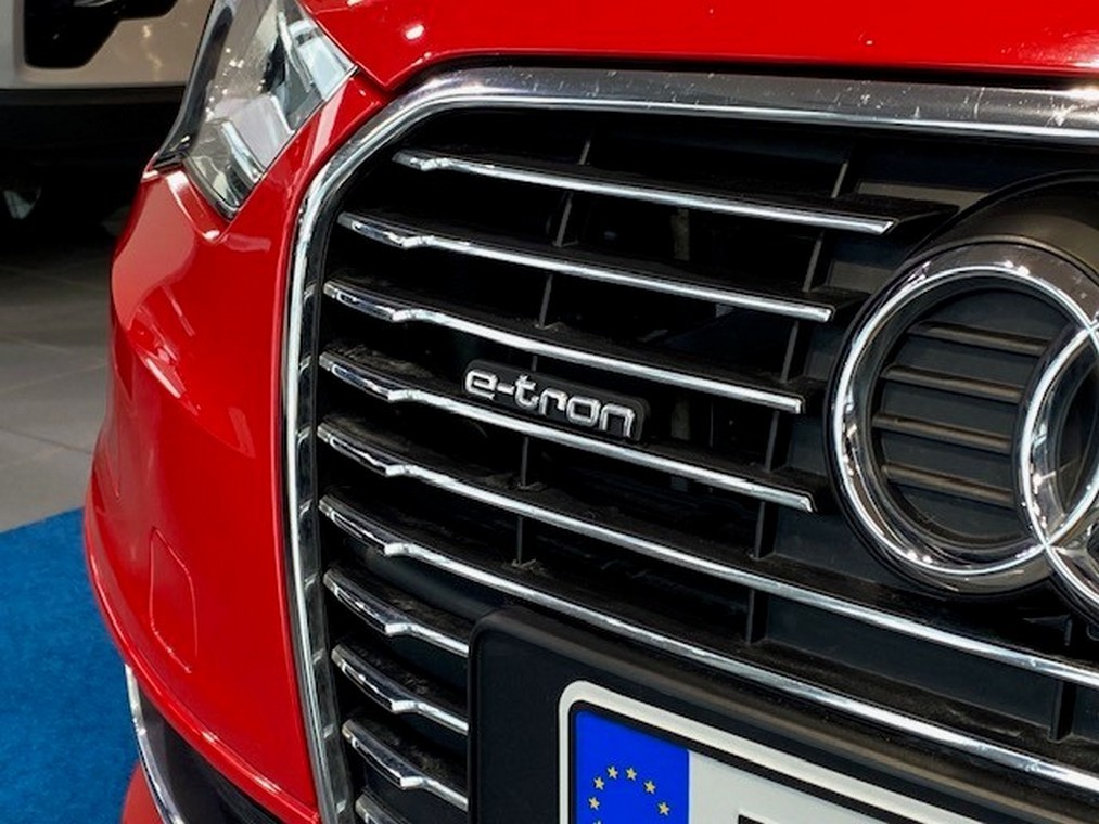 Audi A3 SPORTBACK BUSINESS SPORT 1,4 TFSI E-TRON S TRONIC