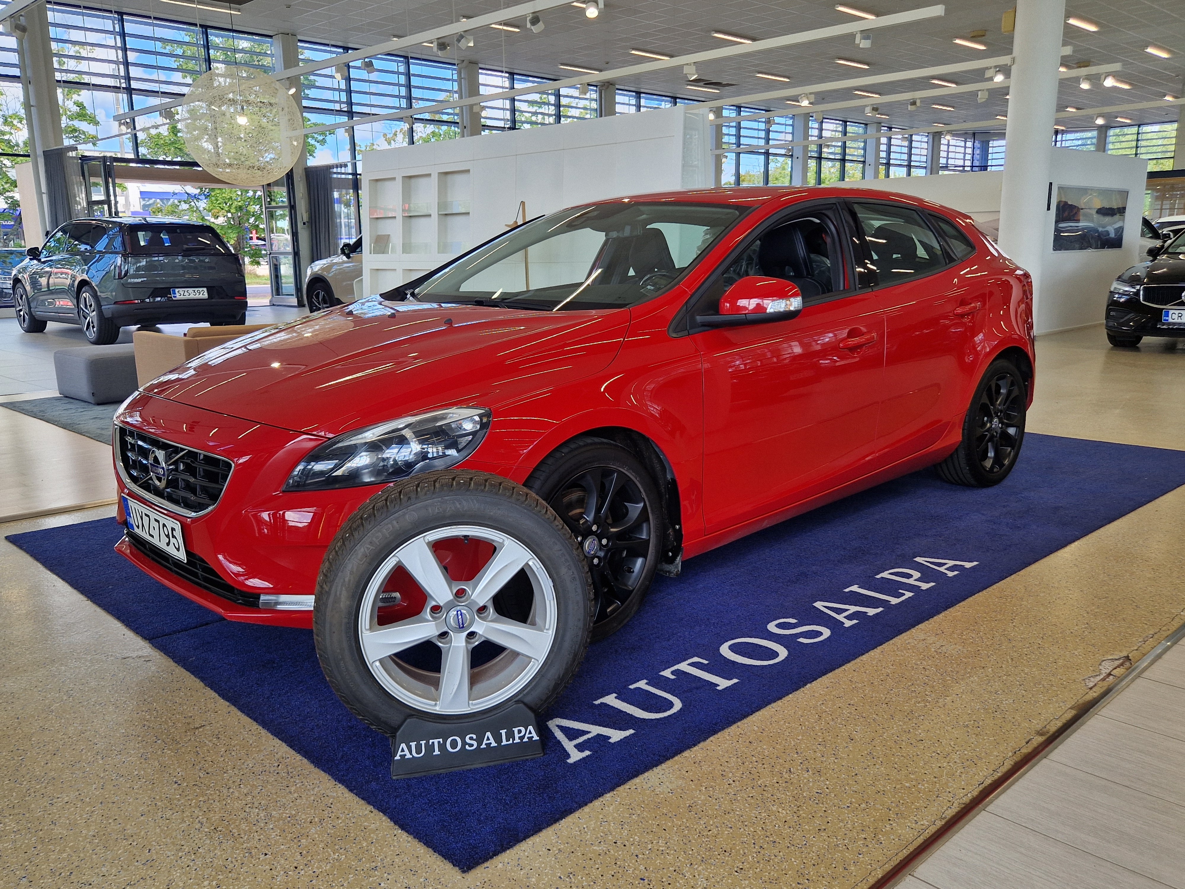 Volvo V40 D2 Business aut 2014, kuva 2/14