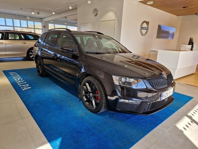 Skoda OCTAVIA COMBI 2,0 TDI 184 4X4 RS DSG AUTOM.