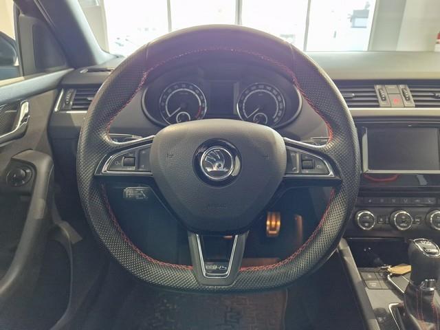 Skoda OCTAVIA COMBI 2,0 TDI 184 4X4 RS DSG AUTOM.