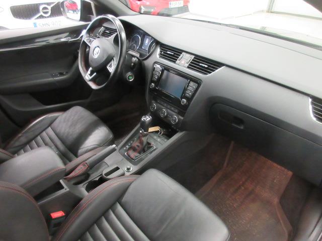 Skoda OCTAVIA COMBI 2,0 TDI 184 4X4 RS DSG AUTOM.