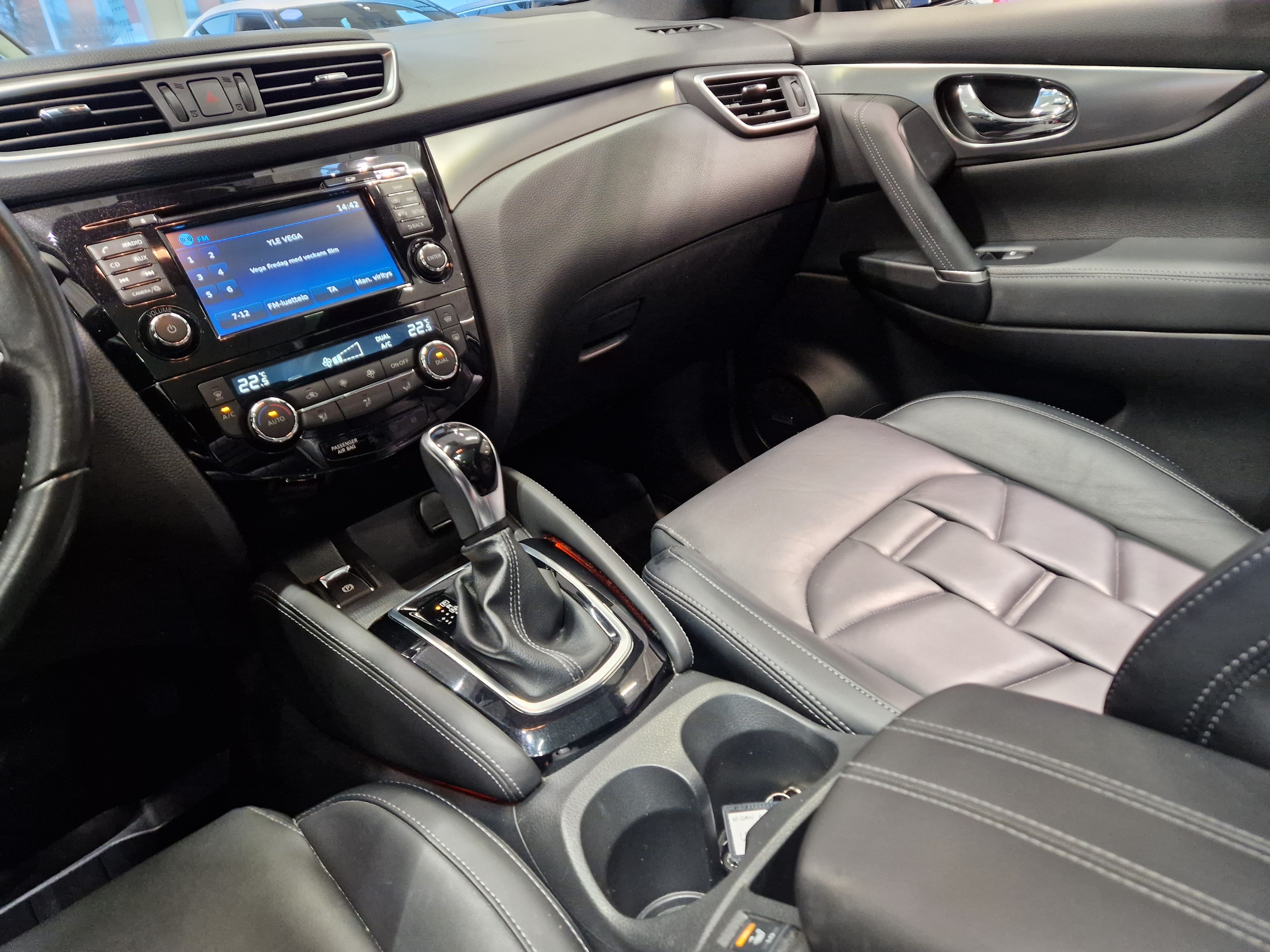 Nissan QASHQAI DIG-T 115 TEKNA+ 2WD XTRONIC BOSE