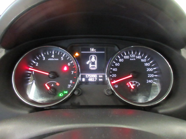 Nissan QASHQAI 1,6L ACENTA 2WD 5MT STYLE PACK MY10