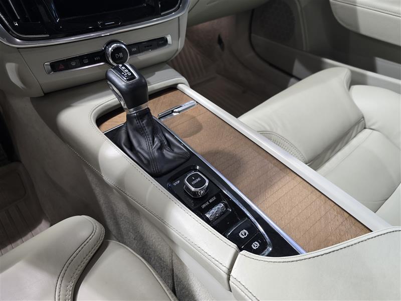 Volvo S90 D5 AWD INSCRIPTION AUT. TAKUU 12KK/20TKM