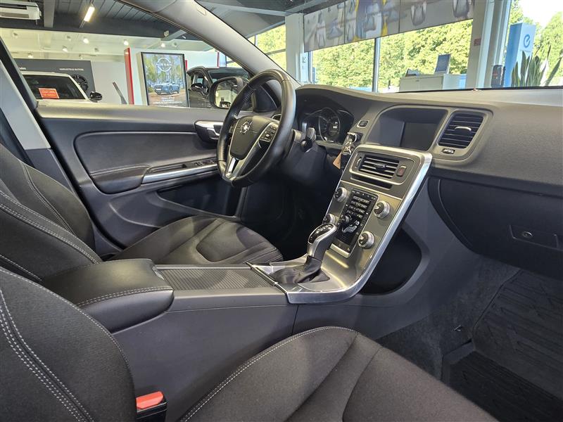 Volvo S60 D4 AWD Business aut. 2017, kuva 7/25