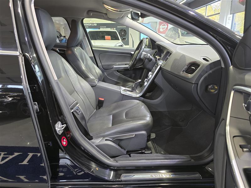 Volvo V60 D2 BUSINESS CLASSIC SUMMUM AUT.