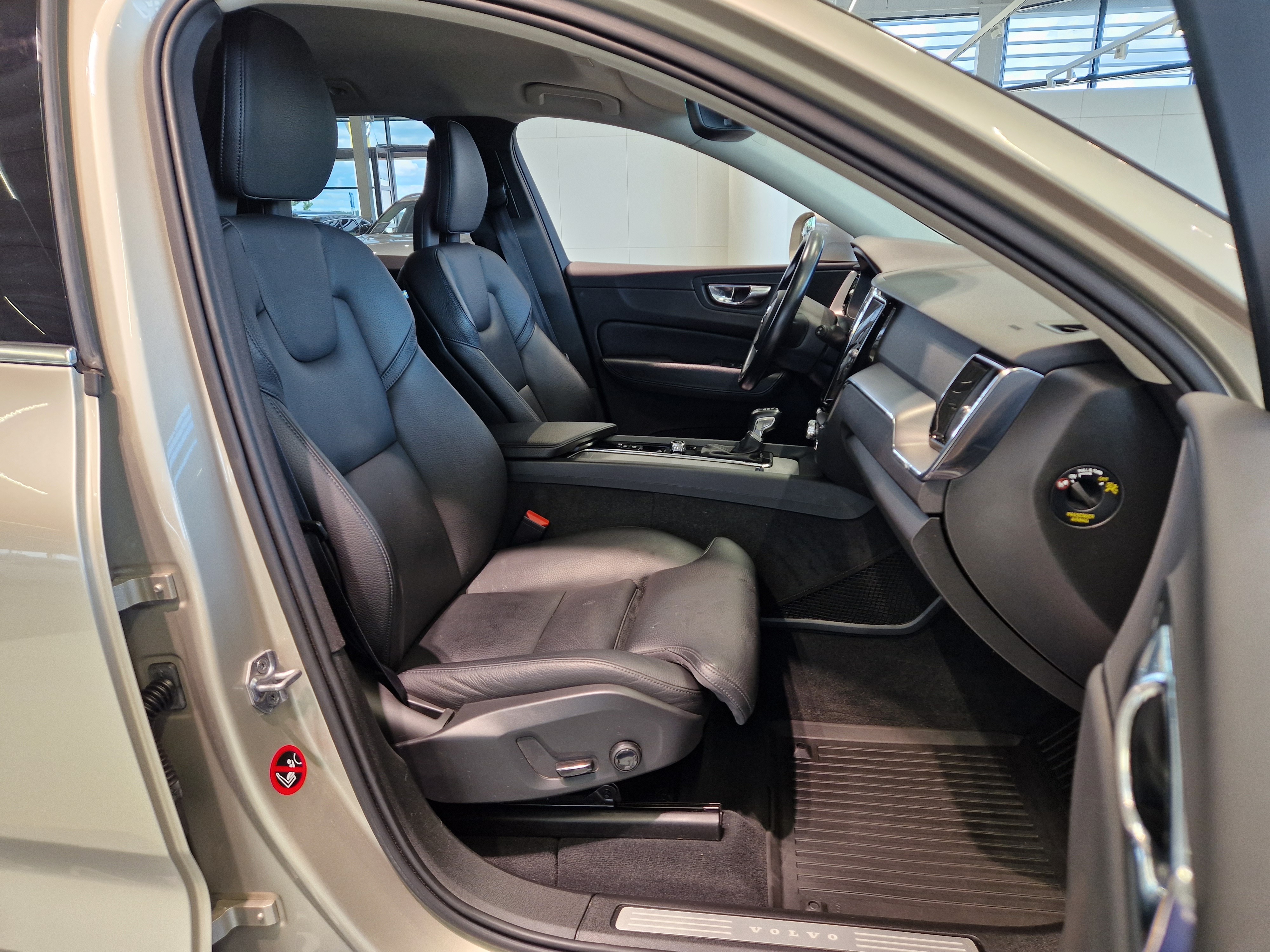 Volvo XC60 D5 AWD BUSINESS INSCRIPTION AUT