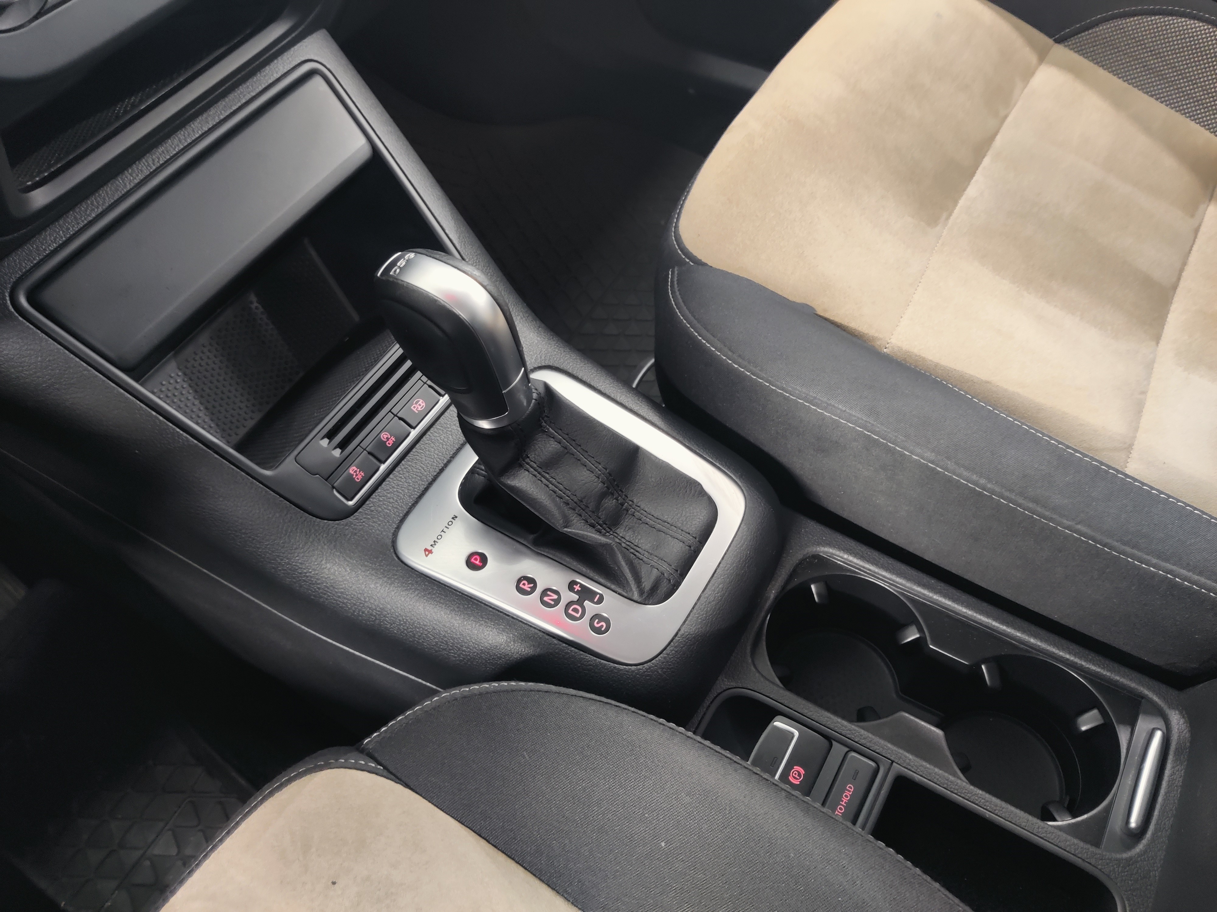 Volkswagen TIGUAN SPORT & STYLE 2,0 TDI 103 KW (140 HV) BLUEMOTION T