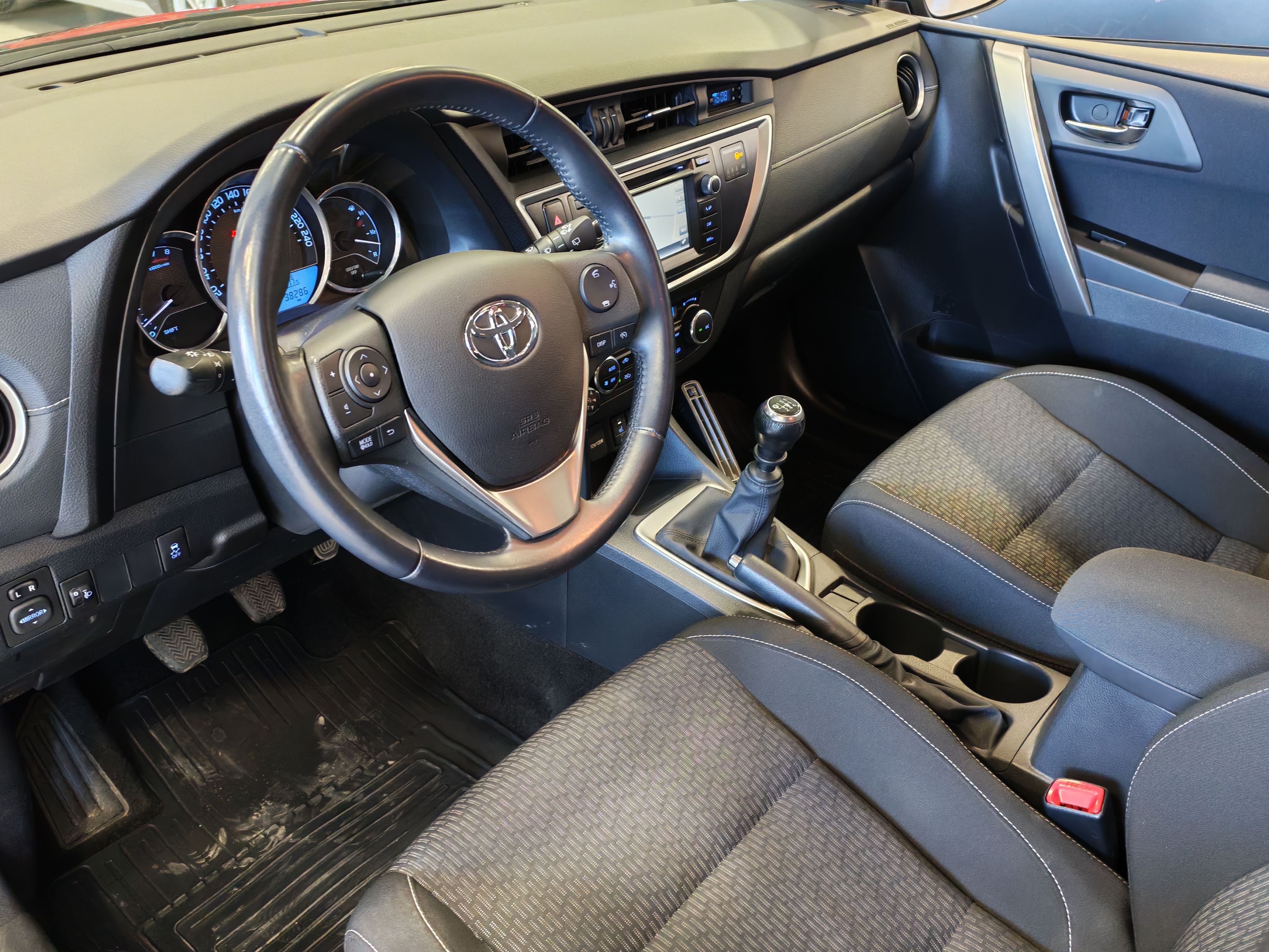 Toyota AURIS 1,6 VALVEMATIC ACTIVE EDITION 5OV