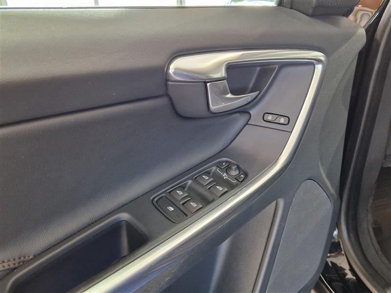 Volvo XC60 D4 AWD BUSINESS CLASSIC SUMMUM AUT