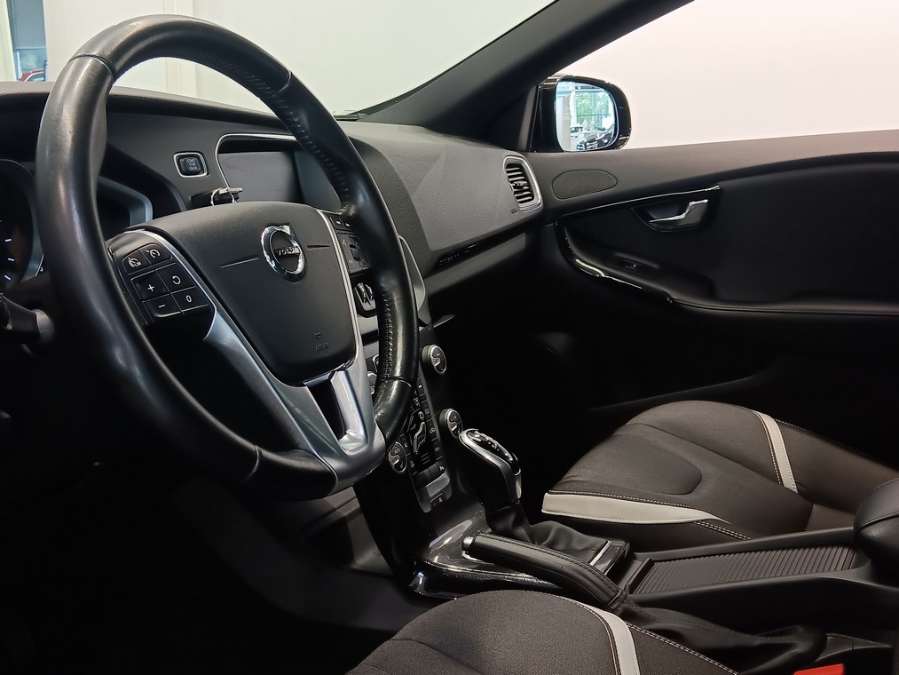 Volvo V40 CROSS COUNTRY D2 BUSINESS DYNAMIC EDITION AUT