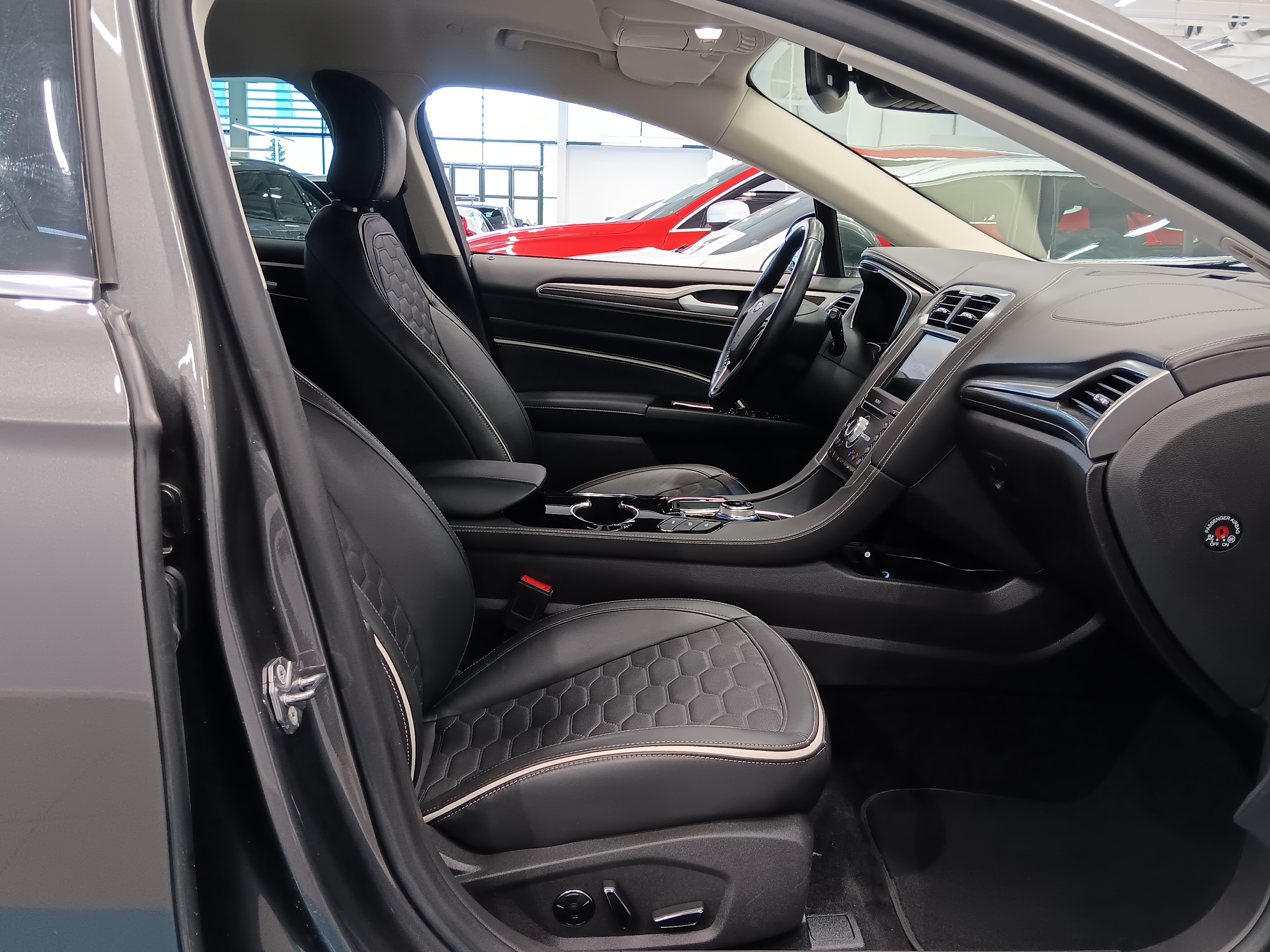Ford MONDEO 2,0 TDCI ECOBLUE 190HV A8 VIGNALE 5-OVINEN