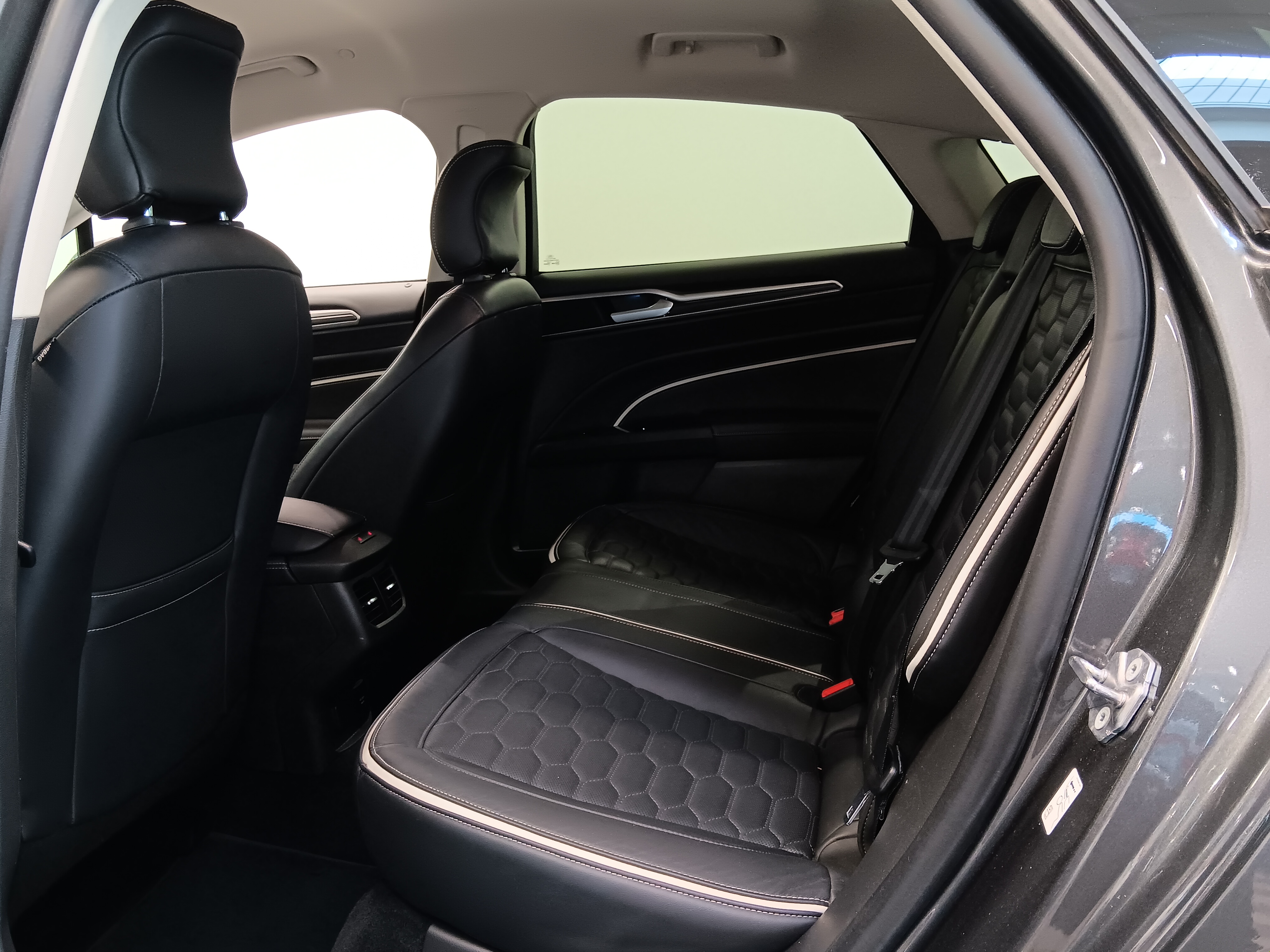 Ford MONDEO 2,0 TDCI ECOBLUE 190HV A8 VIGNALE 5-OVINEN
