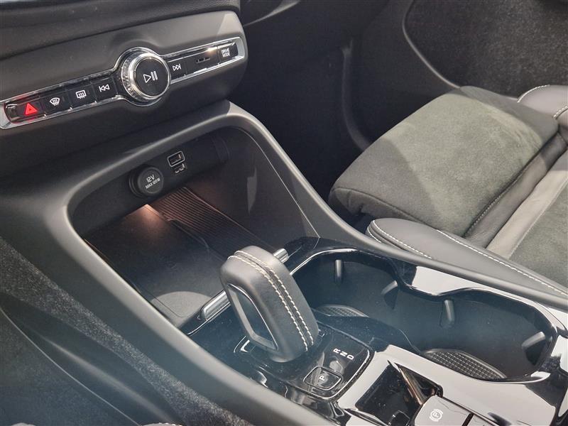 Volvo XC40 T3 BUSINESS R-DESIGN AUT.TAKUU 24KK/40TKM