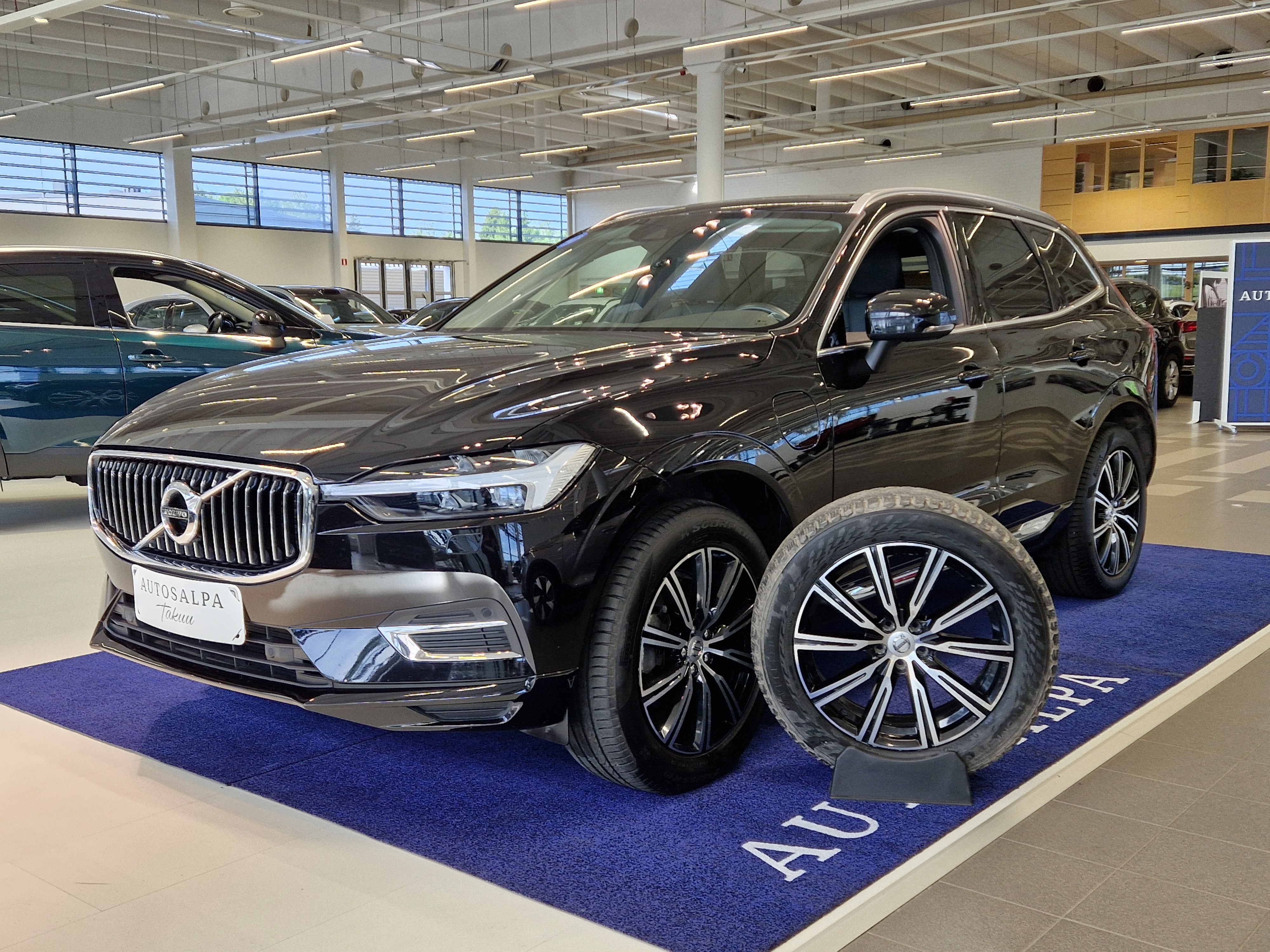 Volvo XC60 2021, kuva 2/21