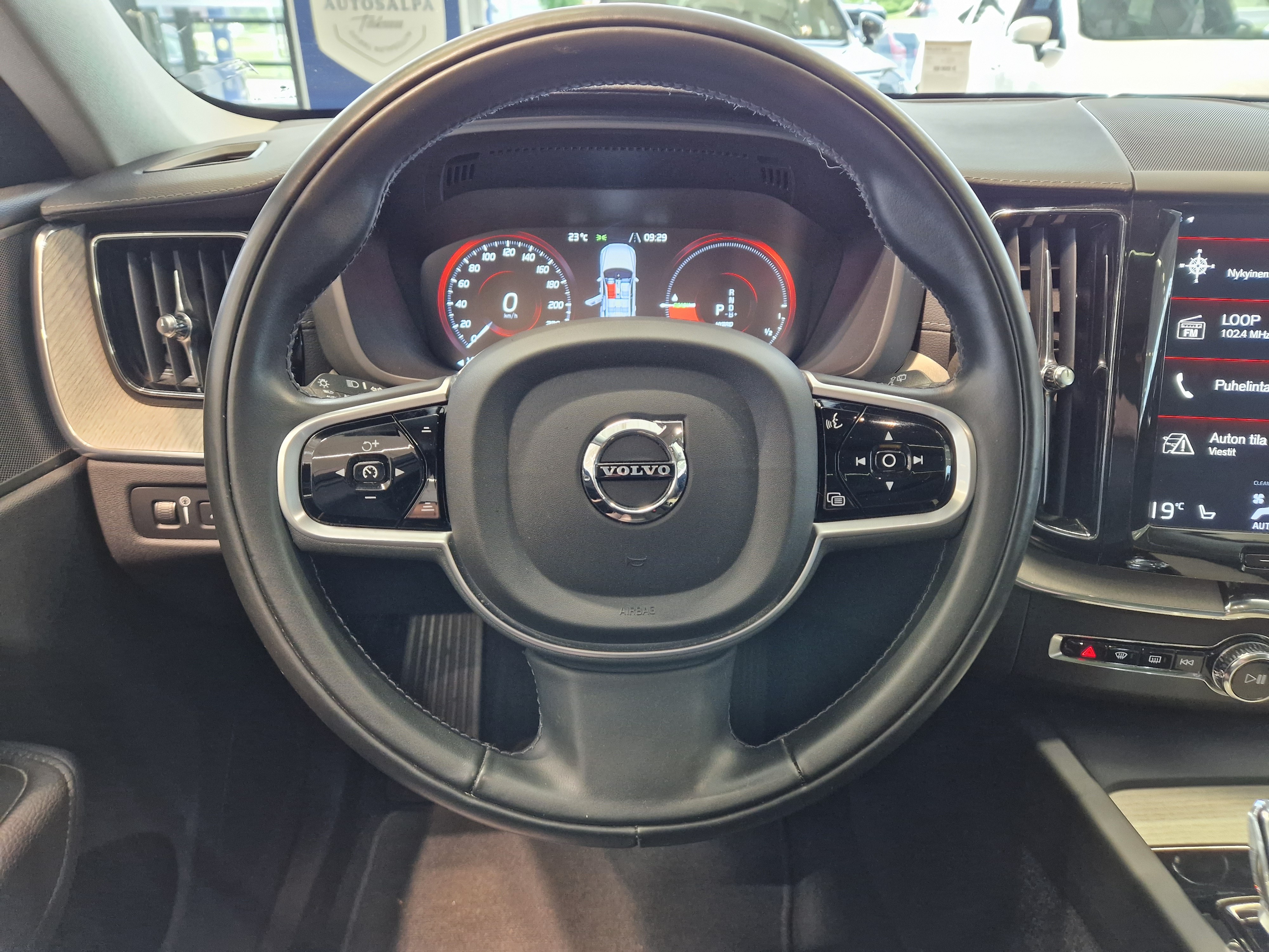 Volvo XC60 2021, kuva 7/21