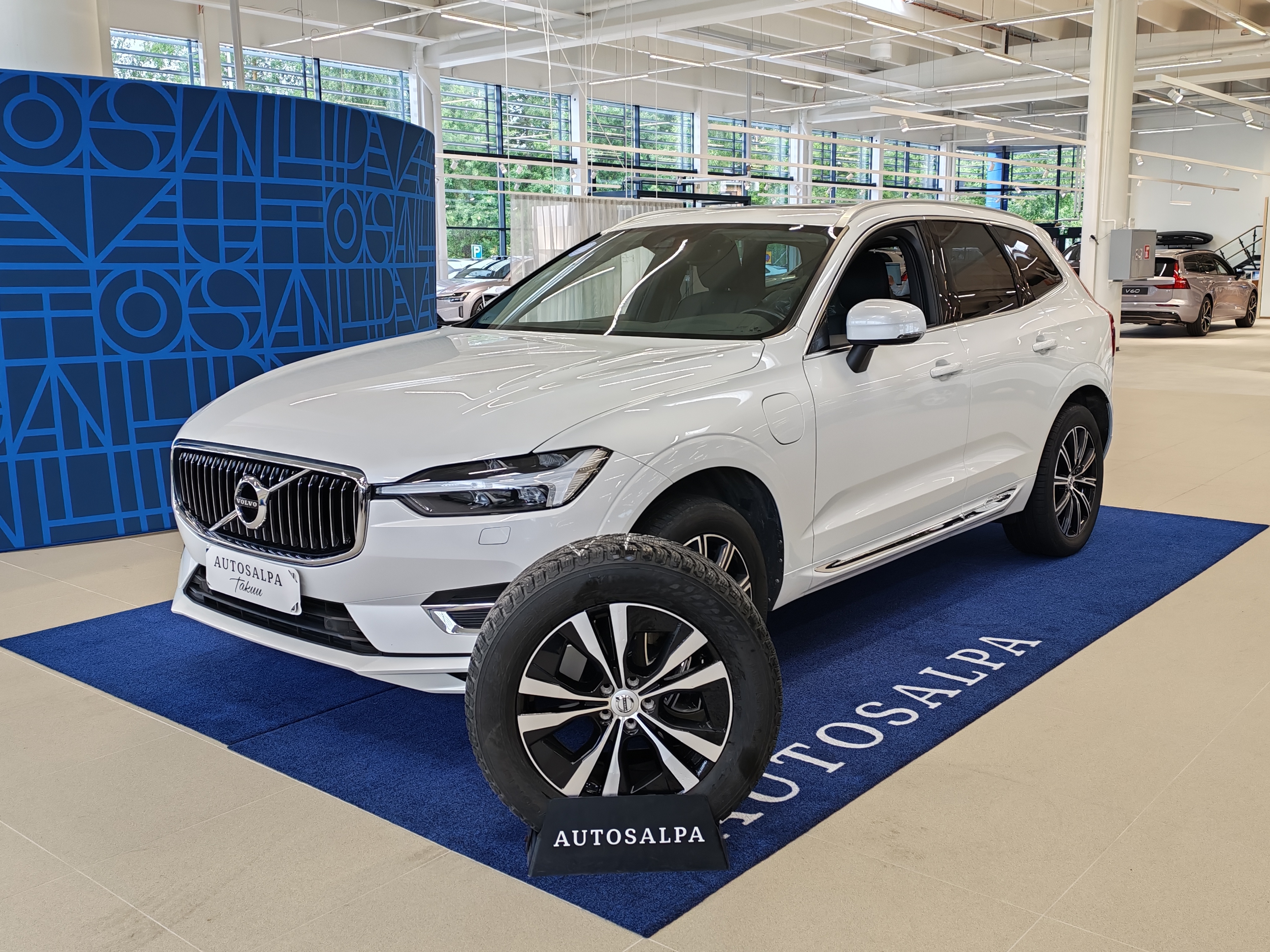 Volvo XC60 2021, kuva 2/21