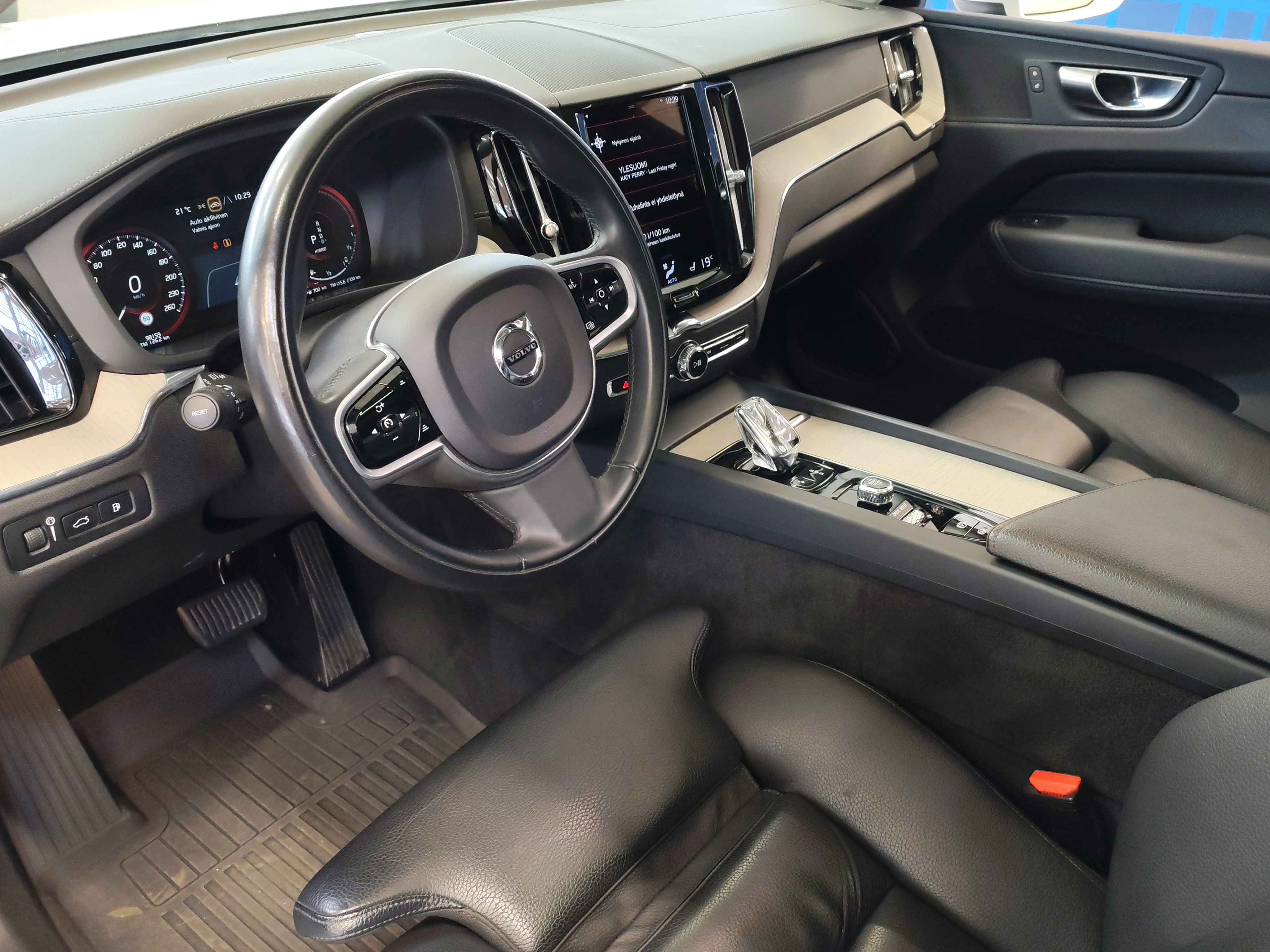Volvo XC60 2021, kuva 5/21
