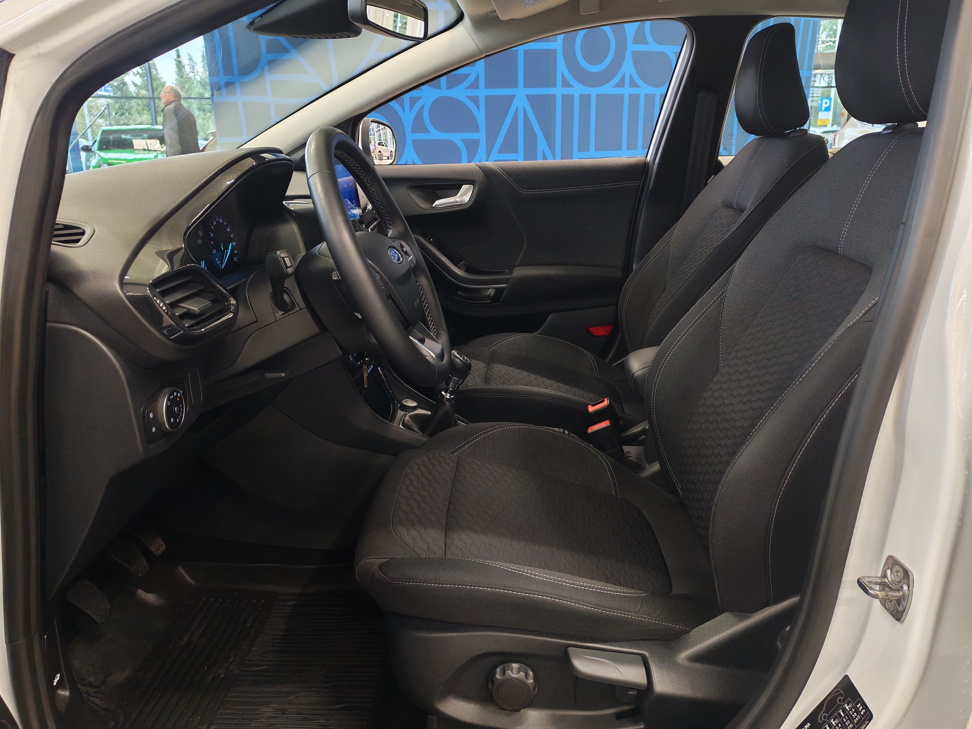 Ford PUMA 1,0 ECOBOOST HYBRID (MHEV) 125HV M6 TITANIUM