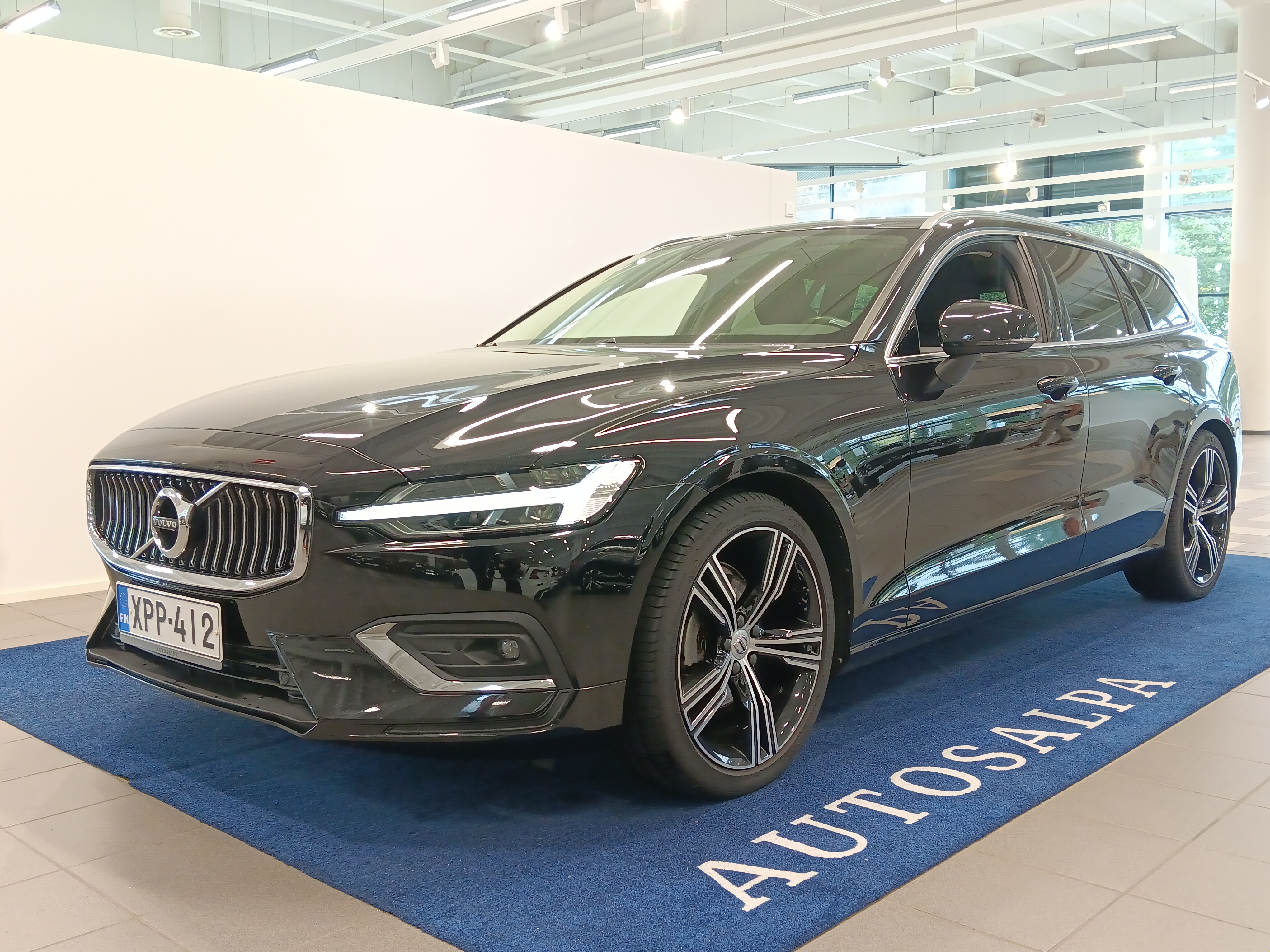 Volvo V60 B4 MHEV INSCRIPTION TAKUU 24KK/40TKM