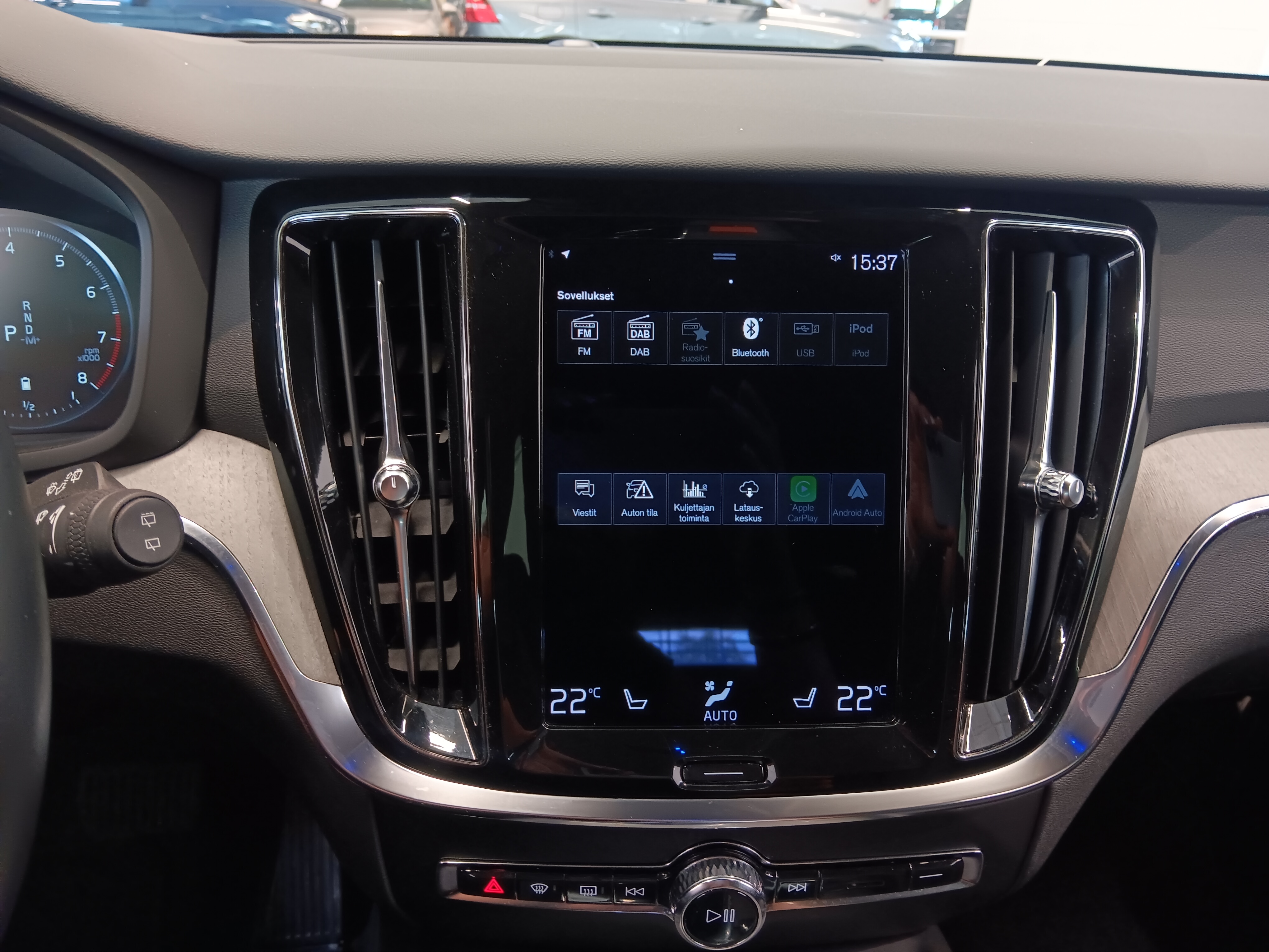 Volvo V60 B4 MHEV INSCRIPTION TAKUU 24KK/40TKM
