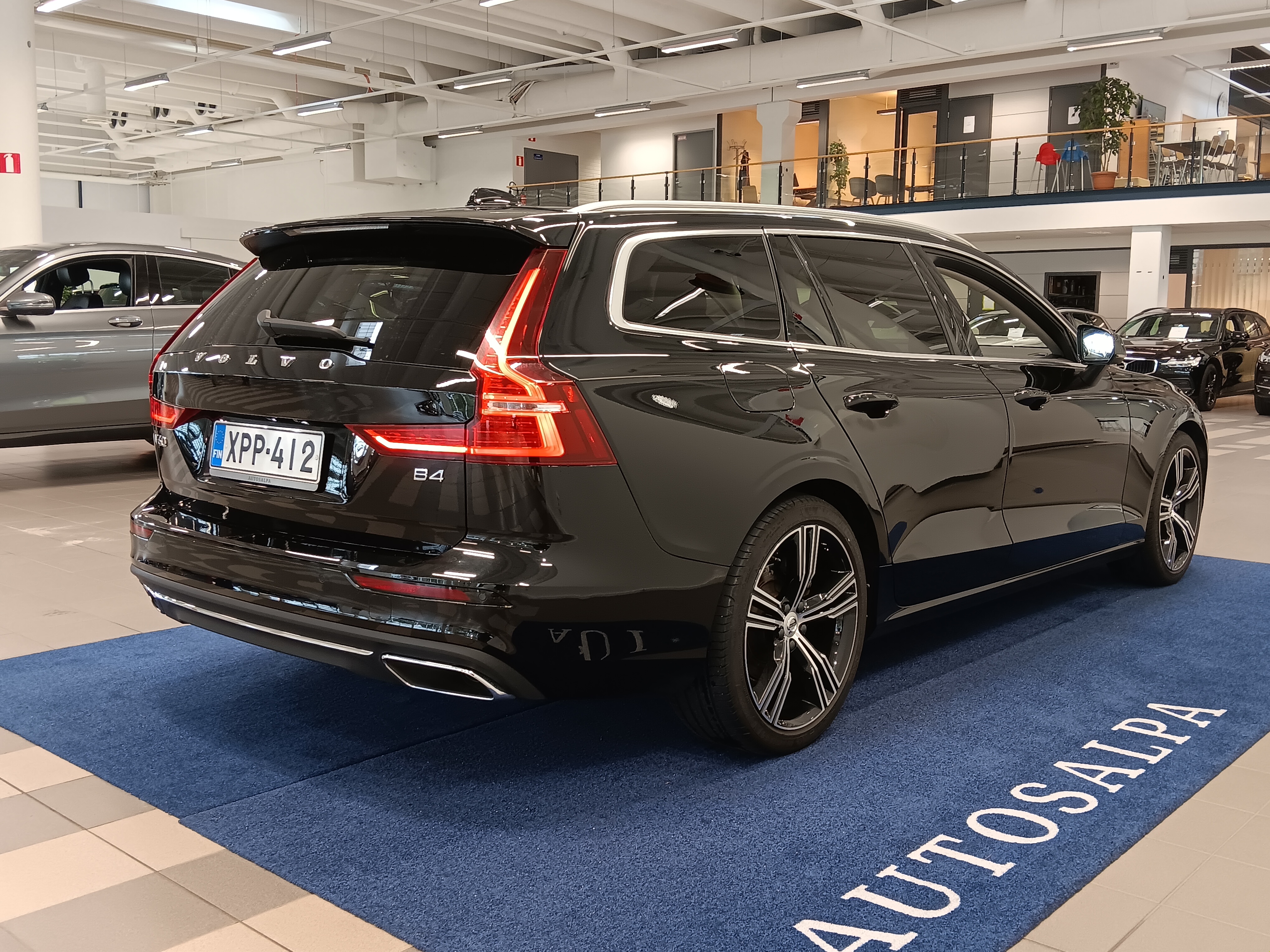 Volvo V60 B4 MHEV INSCRIPTION TAKUU 24KK/40TKM