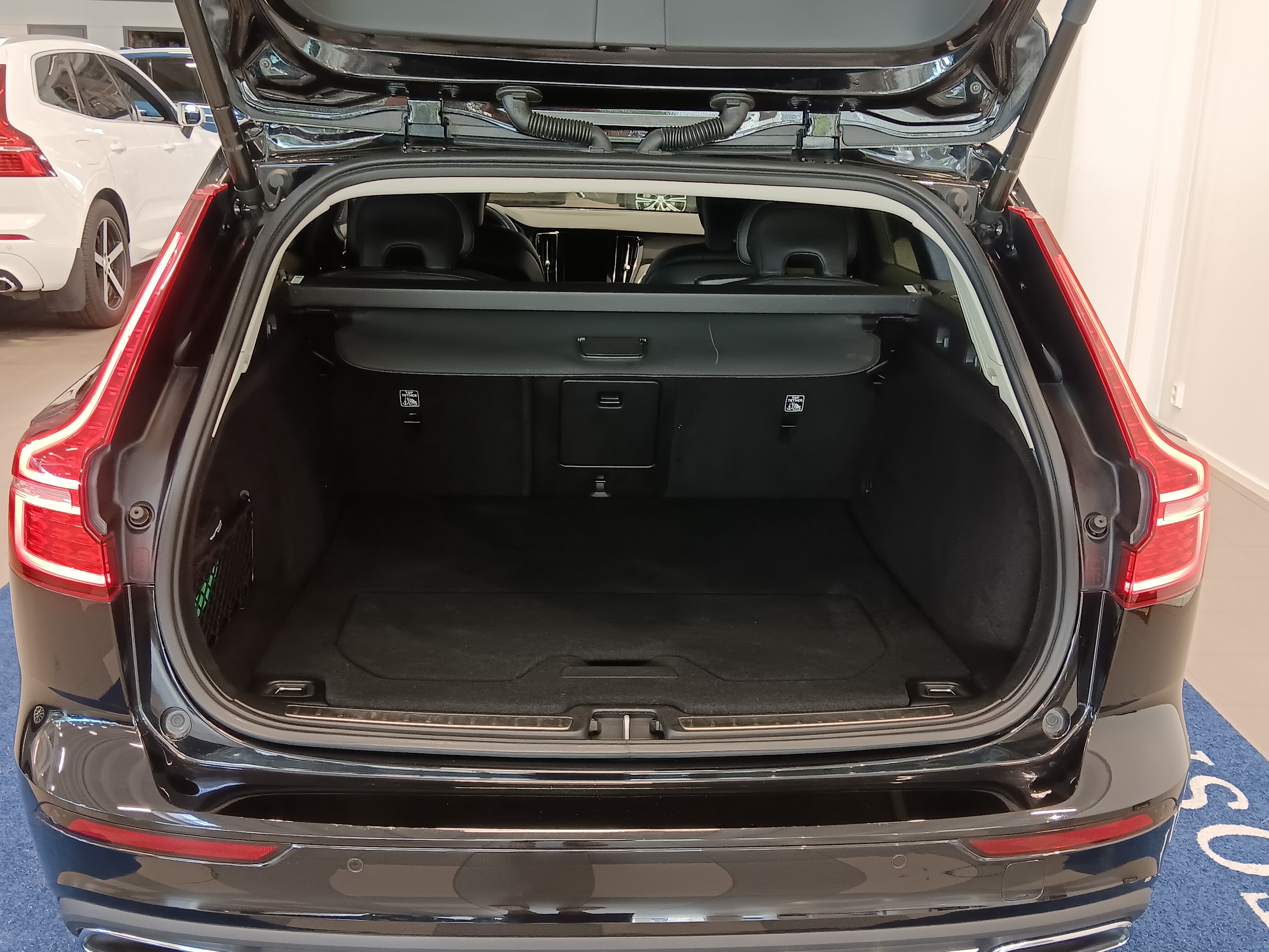 Volvo V60 B4 MHEV Inscription 2022, kuva 5/22