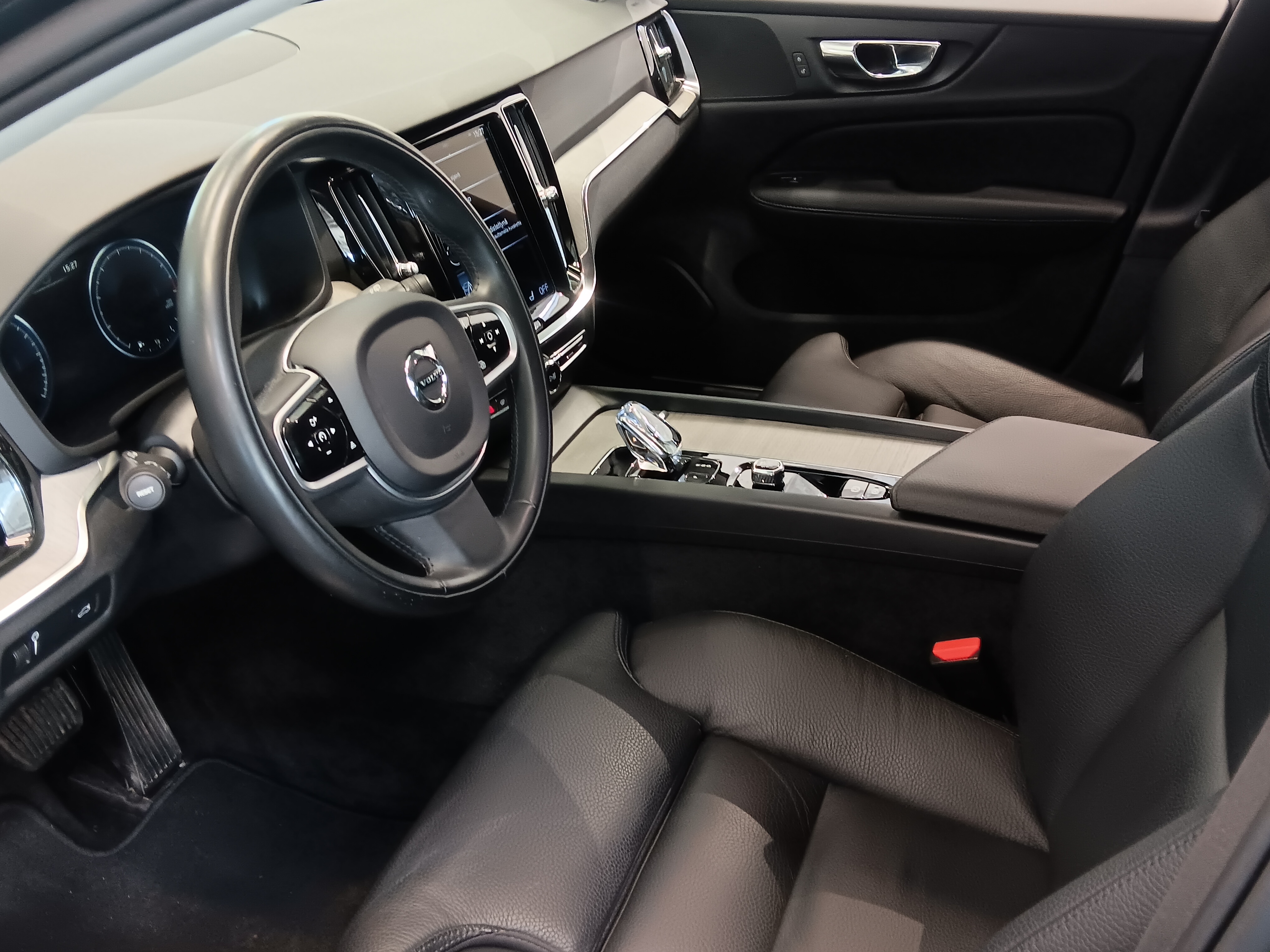 Volvo V60 B4 MHEV Inscription 2022, kuva 7/22