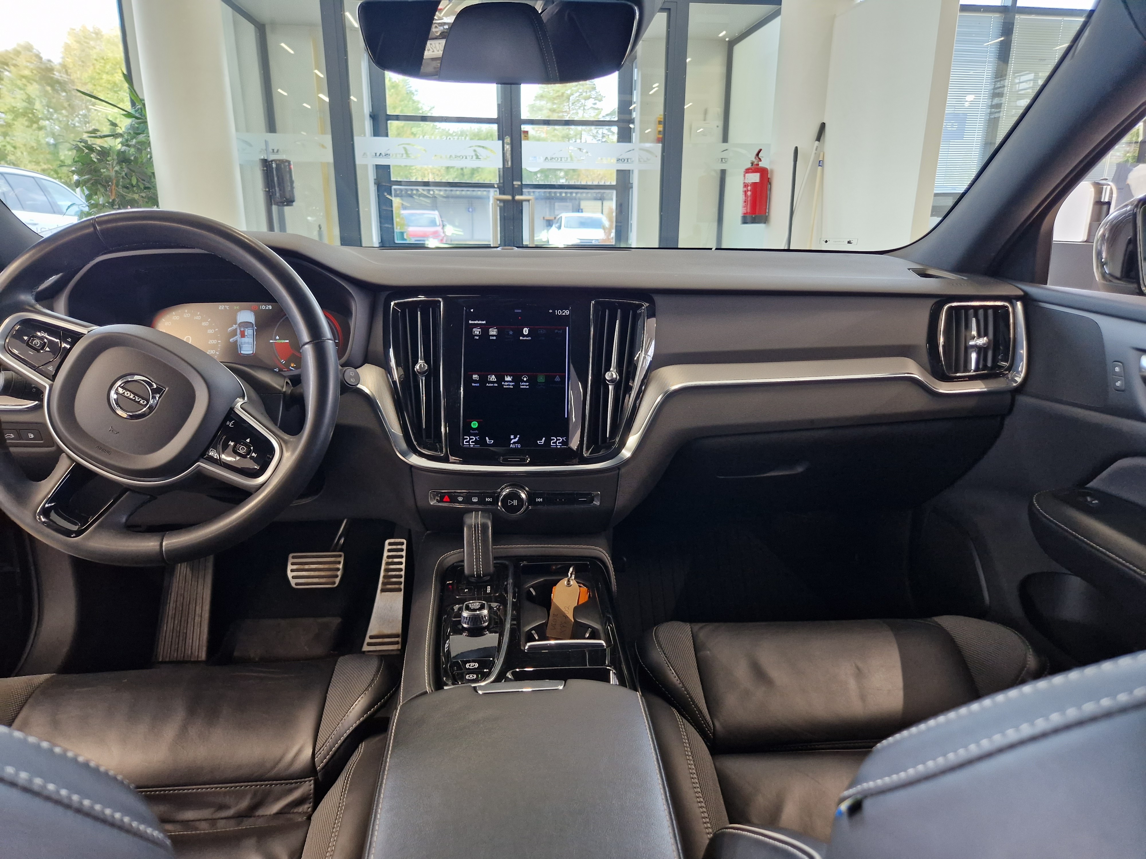 Volvo V60 T6 TWE AWD BUSINESS R-DESIGN EDITION TAKUU 24KK/40