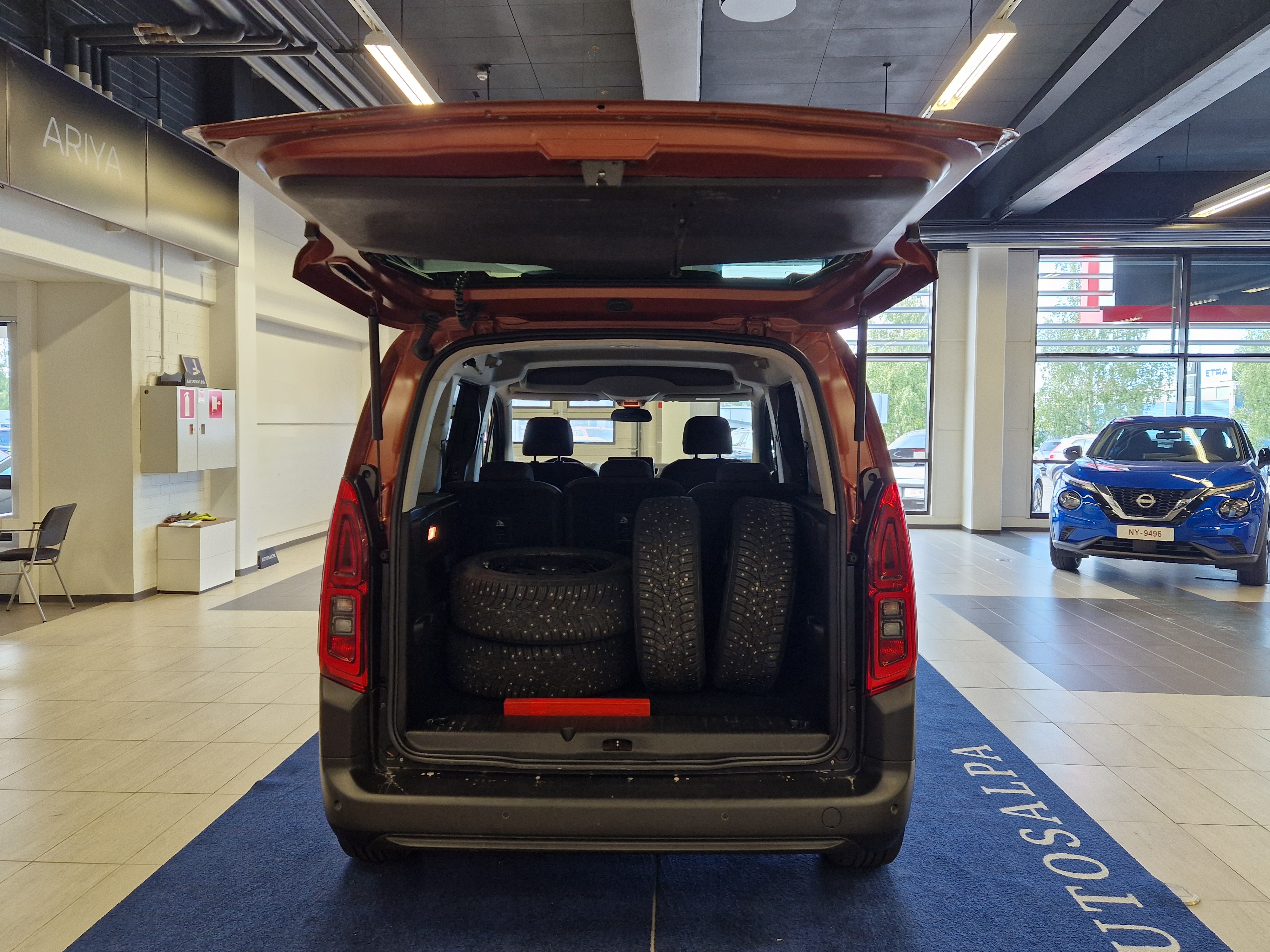Citroen BERLINGO PURETECH 130 FEEL PACK M EAT8 AUTOMAATTI