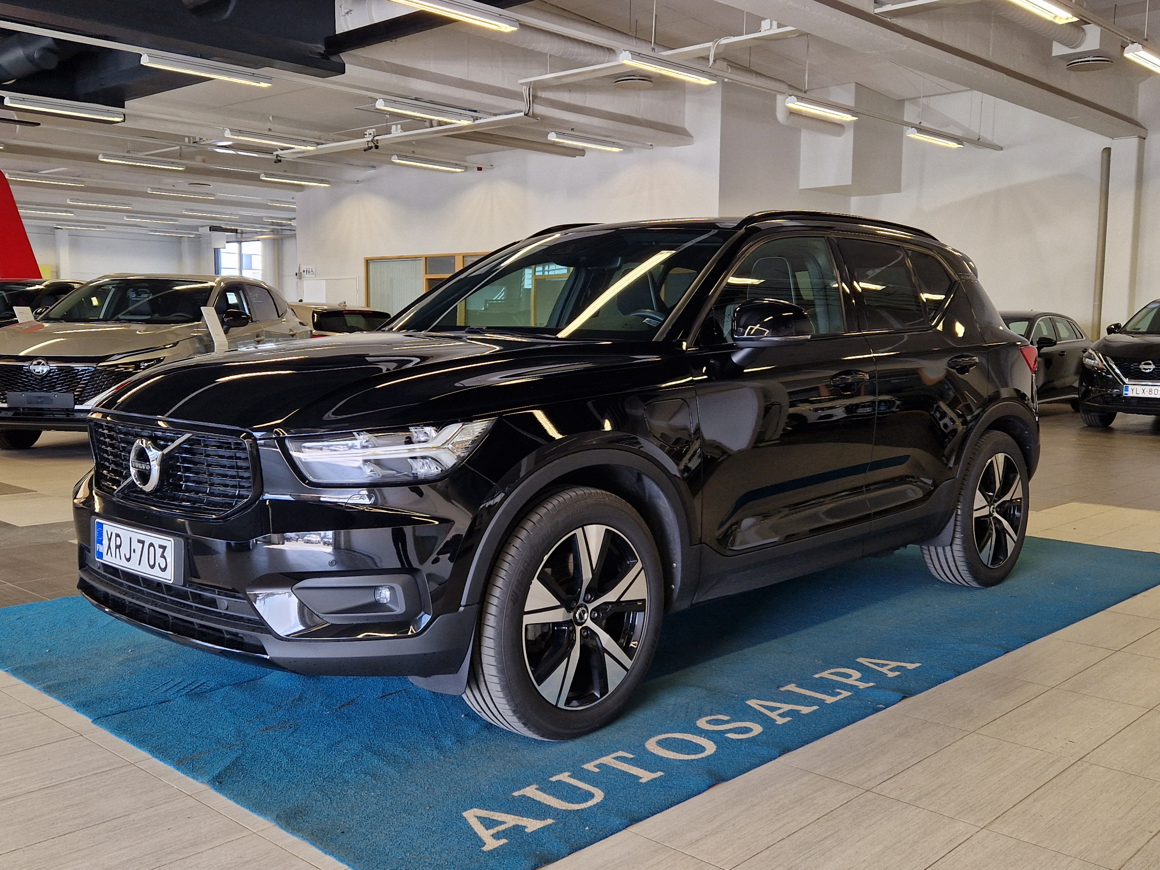 Volvo XC40 T4 TWE R-DESIGN TAKUU 24KK/40TKM