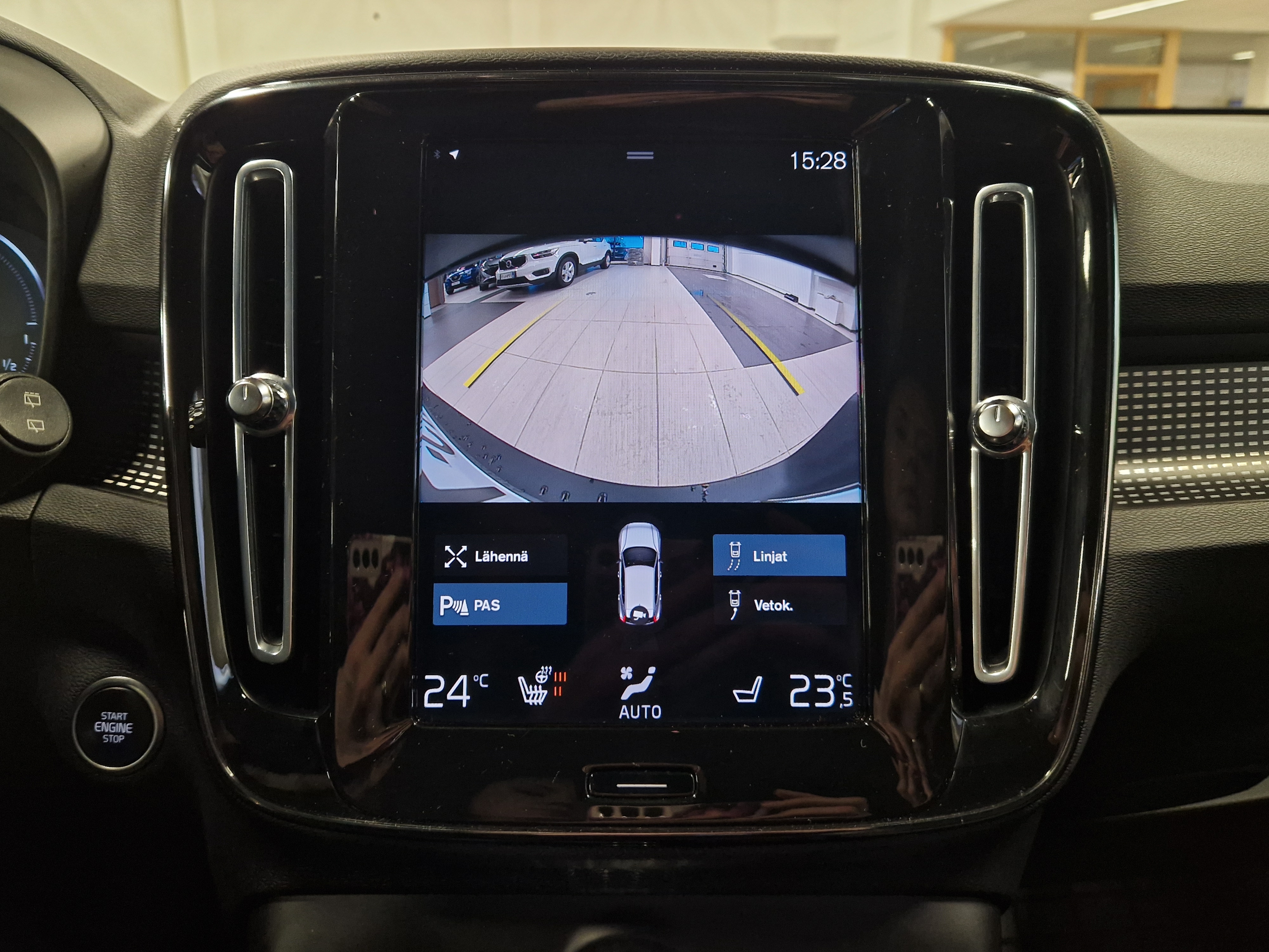 Volvo XC40 T4 TWE R-DESIGN TAKUU 24KK/40TKM.